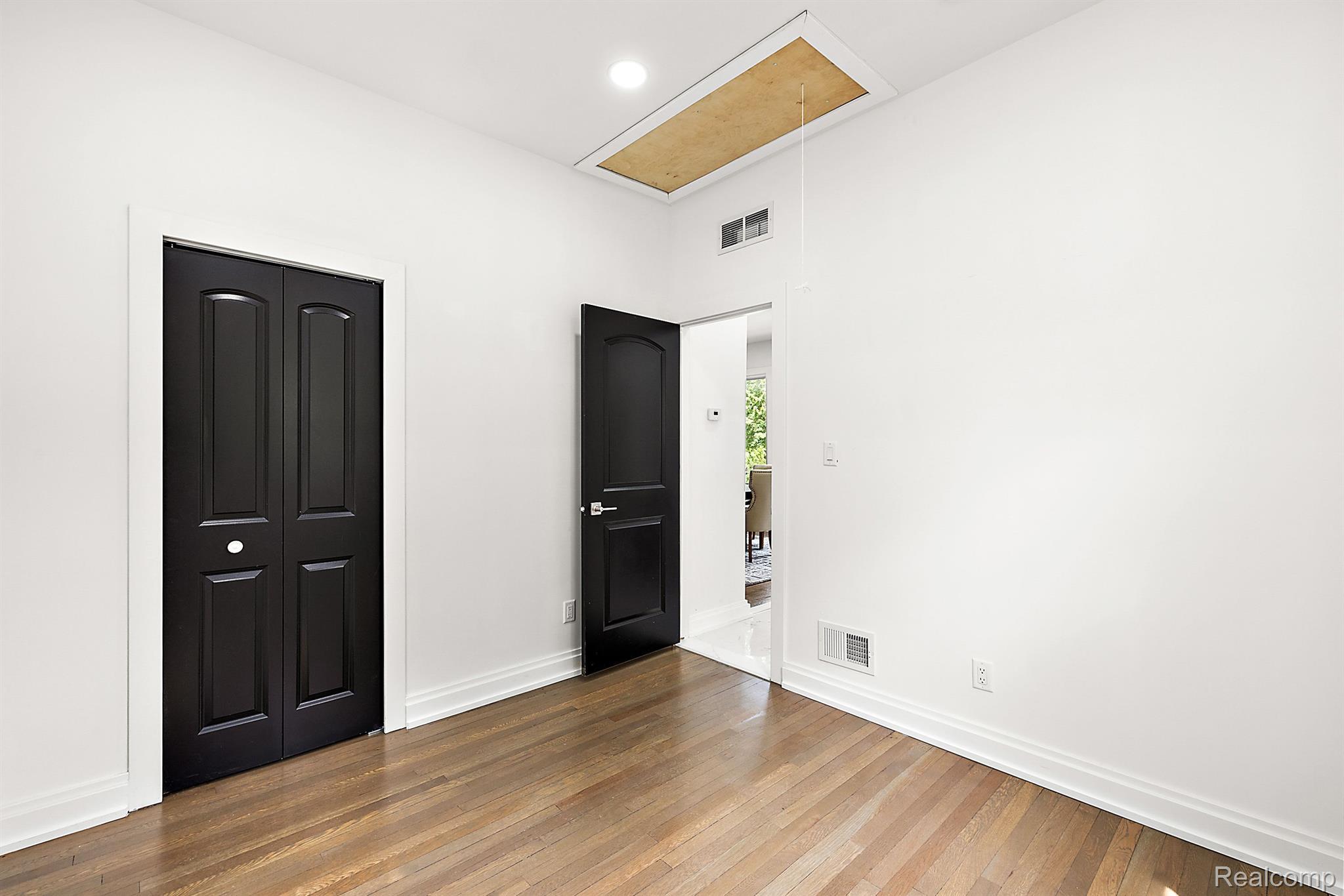 2365 BEVERLY Boulevard