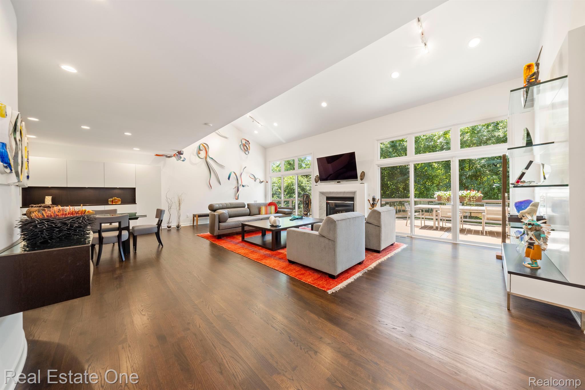 7107 DAVENTRY WOODS Drive