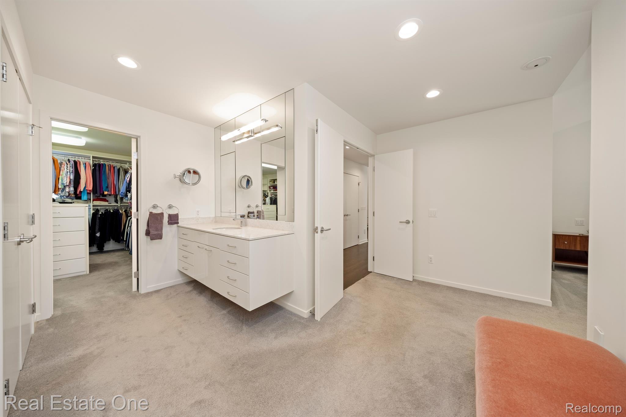 7107 DAVENTRY WOODS Drive