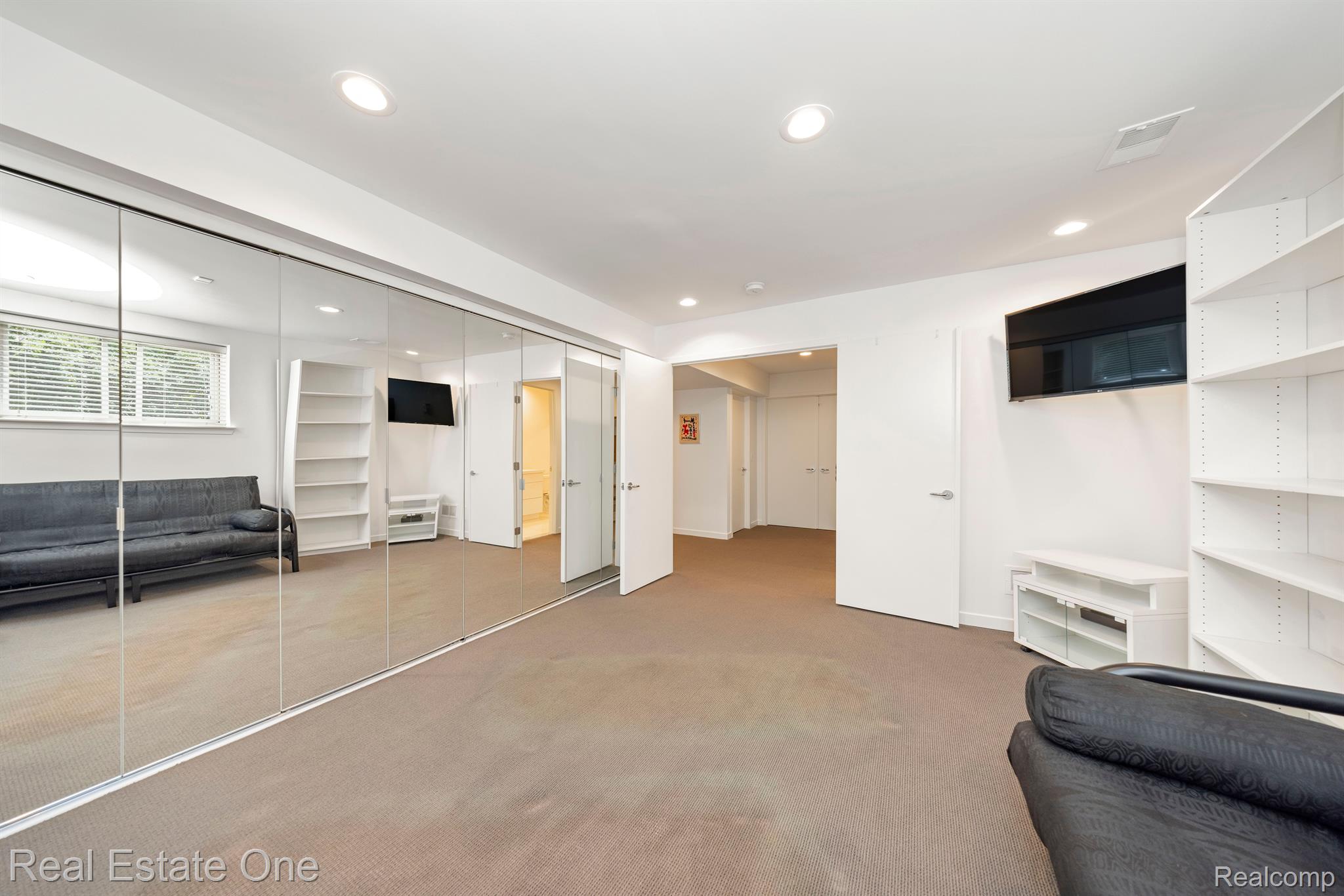 7107 DAVENTRY WOODS Drive