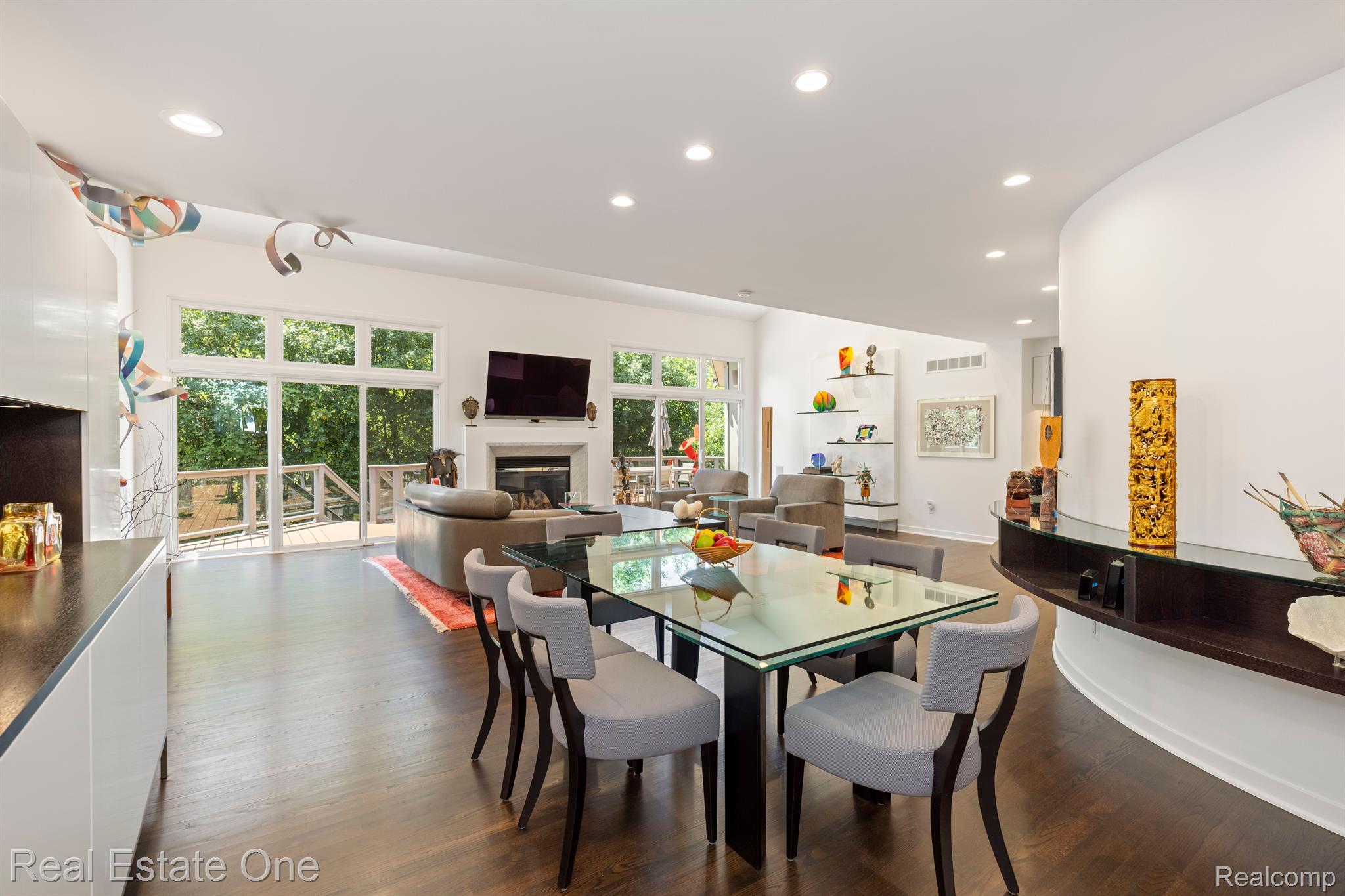 7107 DAVENTRY WOODS Drive