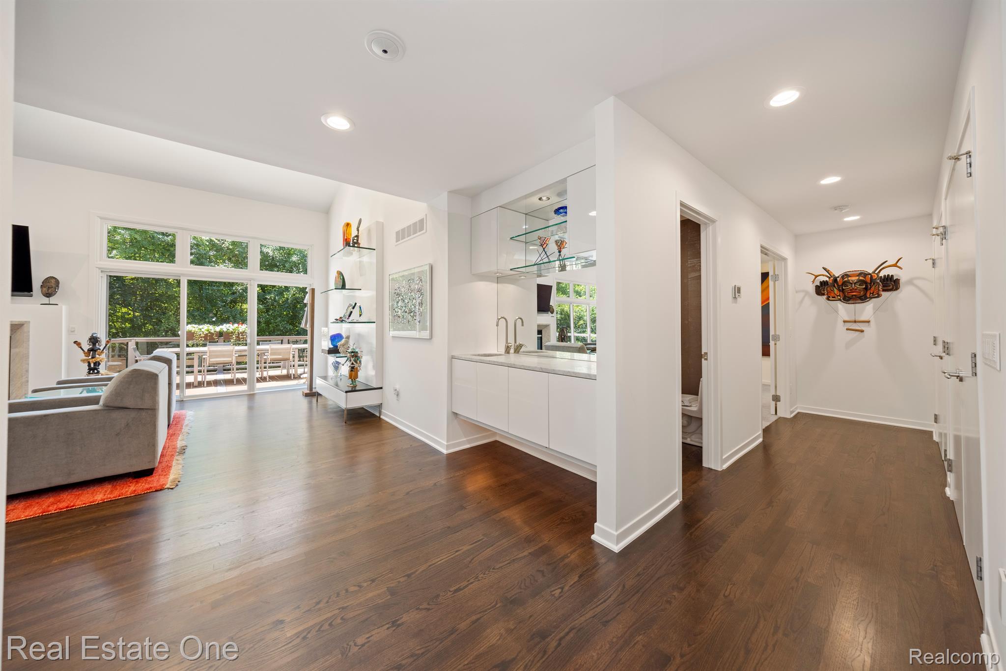 7107 DAVENTRY WOODS Drive