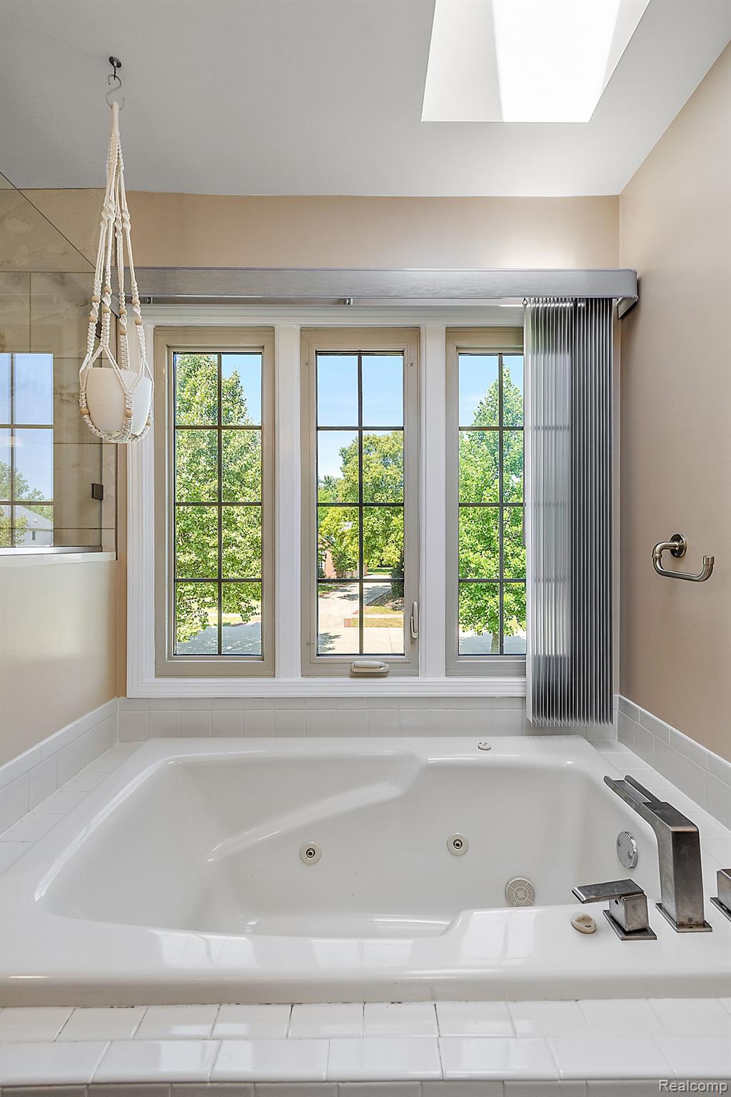 1253 ROTHWELL Drive