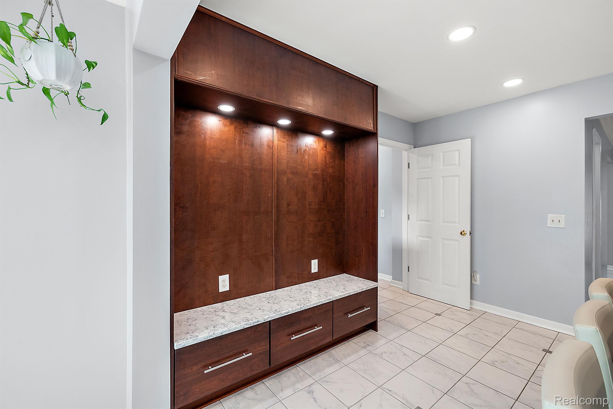 1253 ROTHWELL Drive