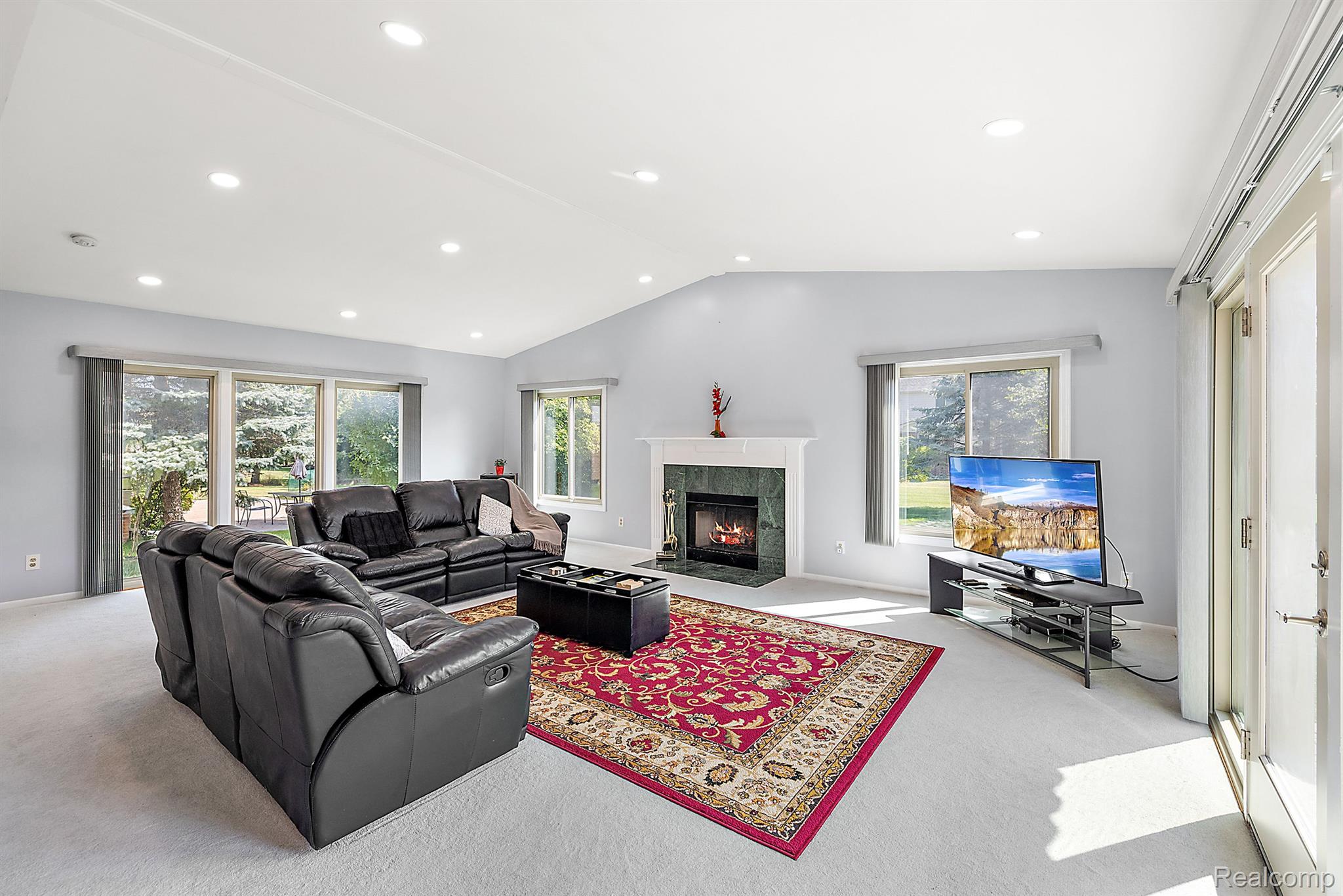 1253 ROTHWELL Drive
