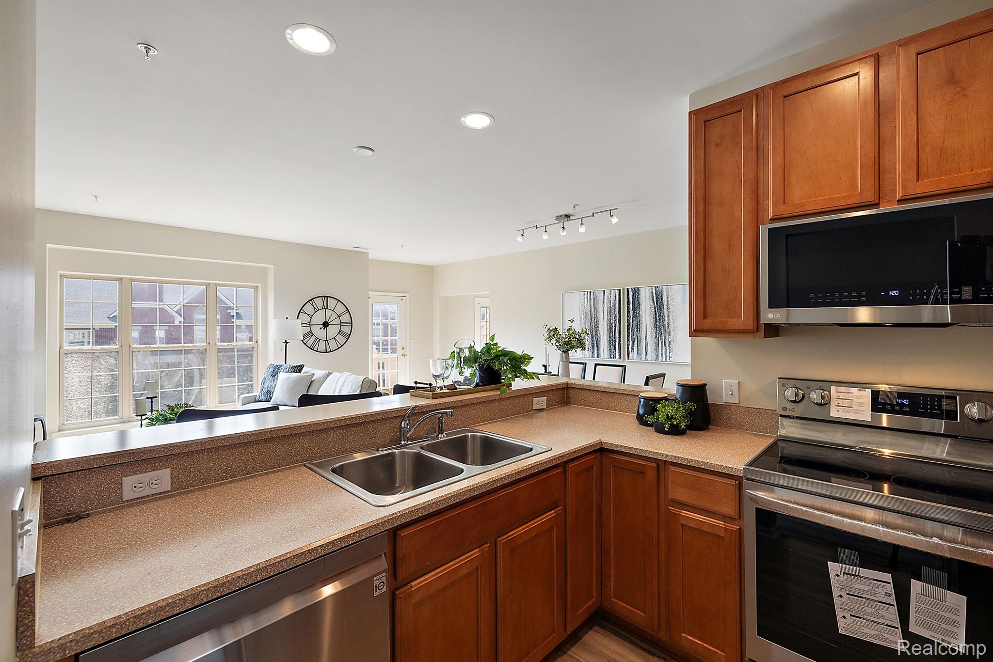 3259 Camden Drive