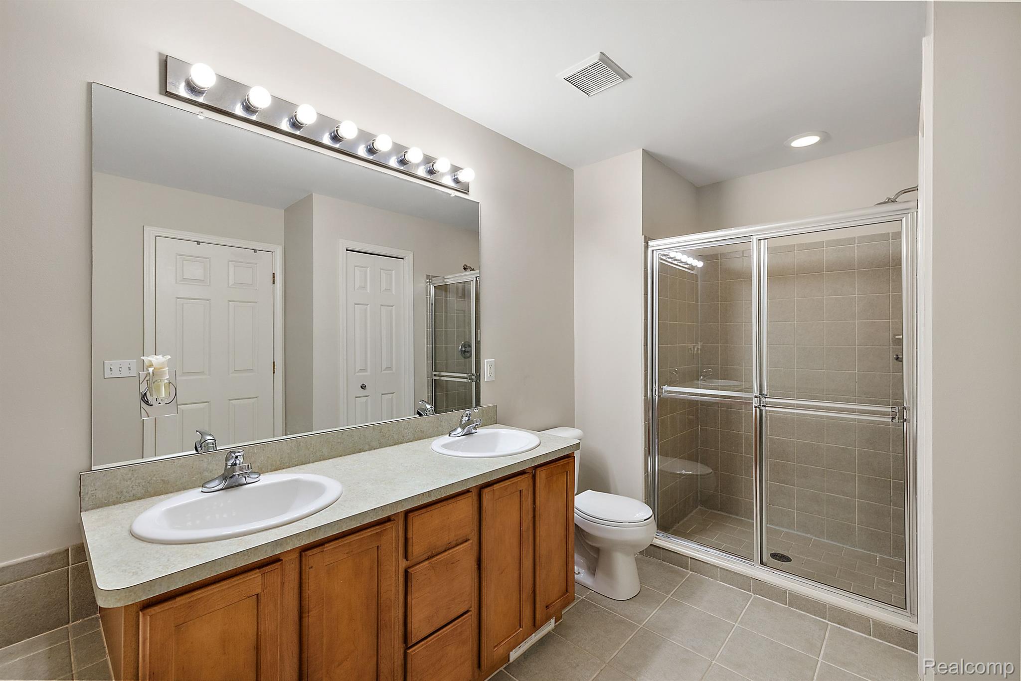 3259 Camden Drive