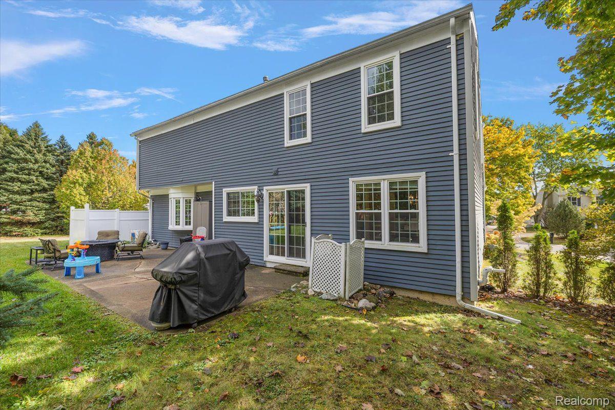 5900 KINGSFIELD Drive