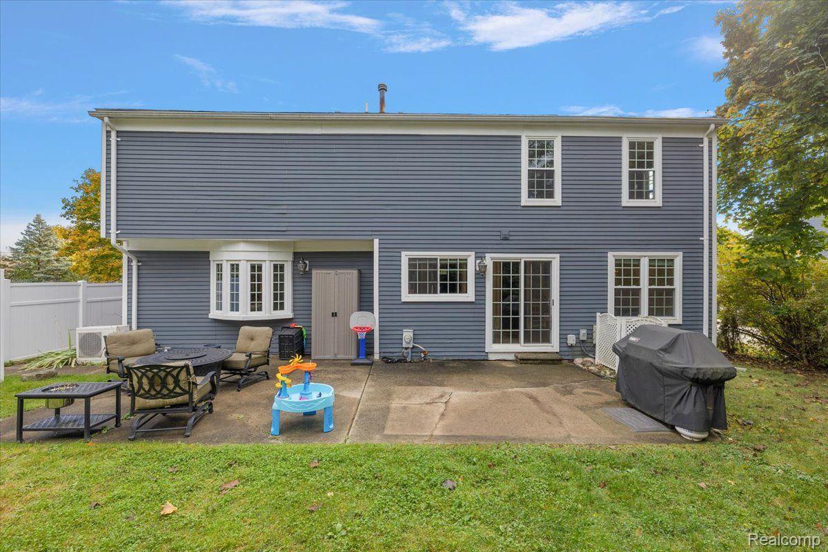 5900 KINGSFIELD Drive