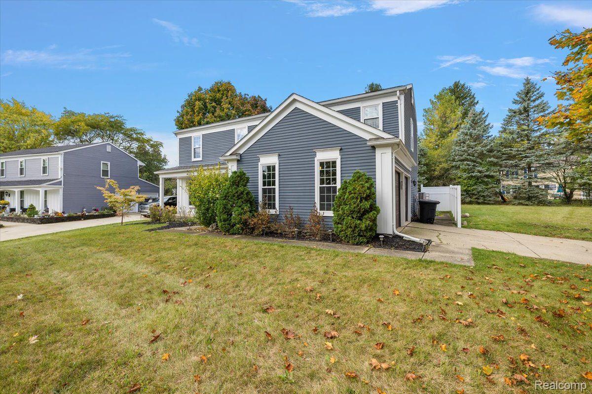 5900 KINGSFIELD Drive