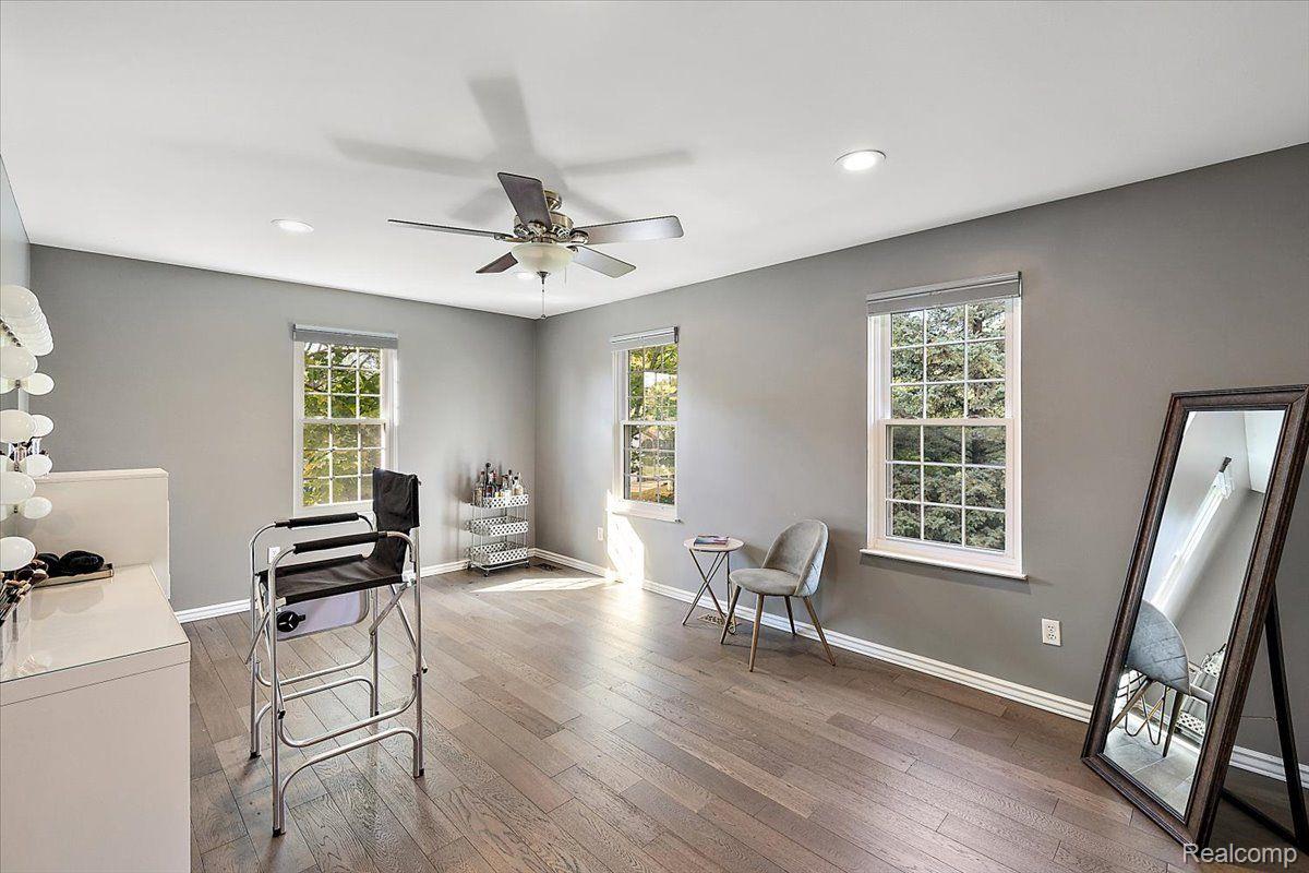 5900 KINGSFIELD Drive