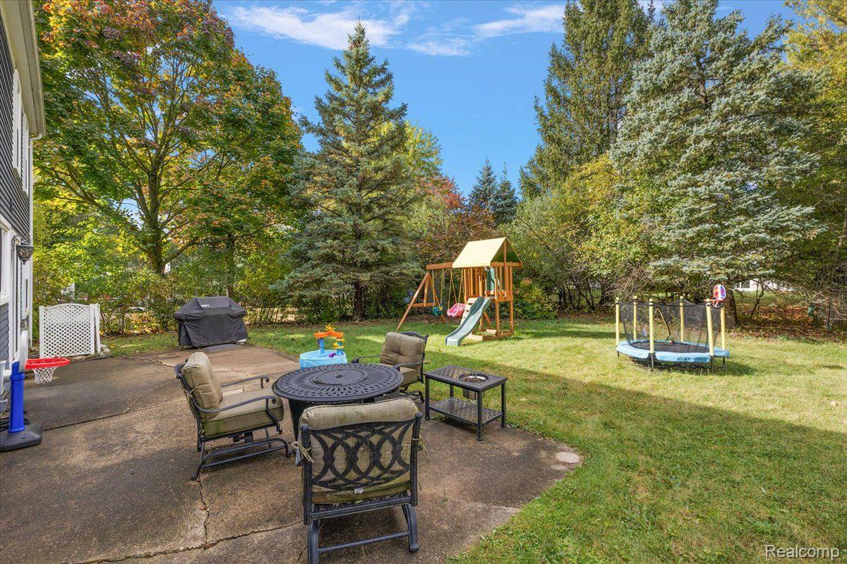 5900 KINGSFIELD Drive