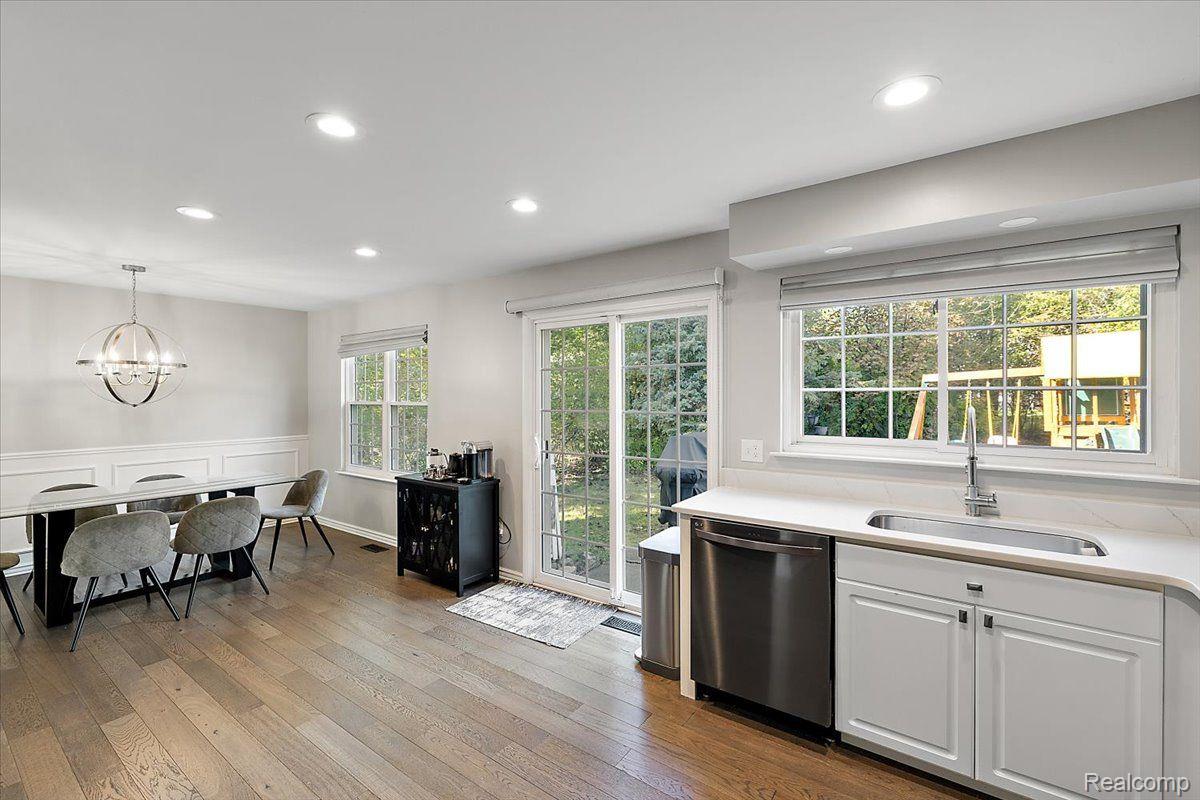 5900 KINGSFIELD Drive