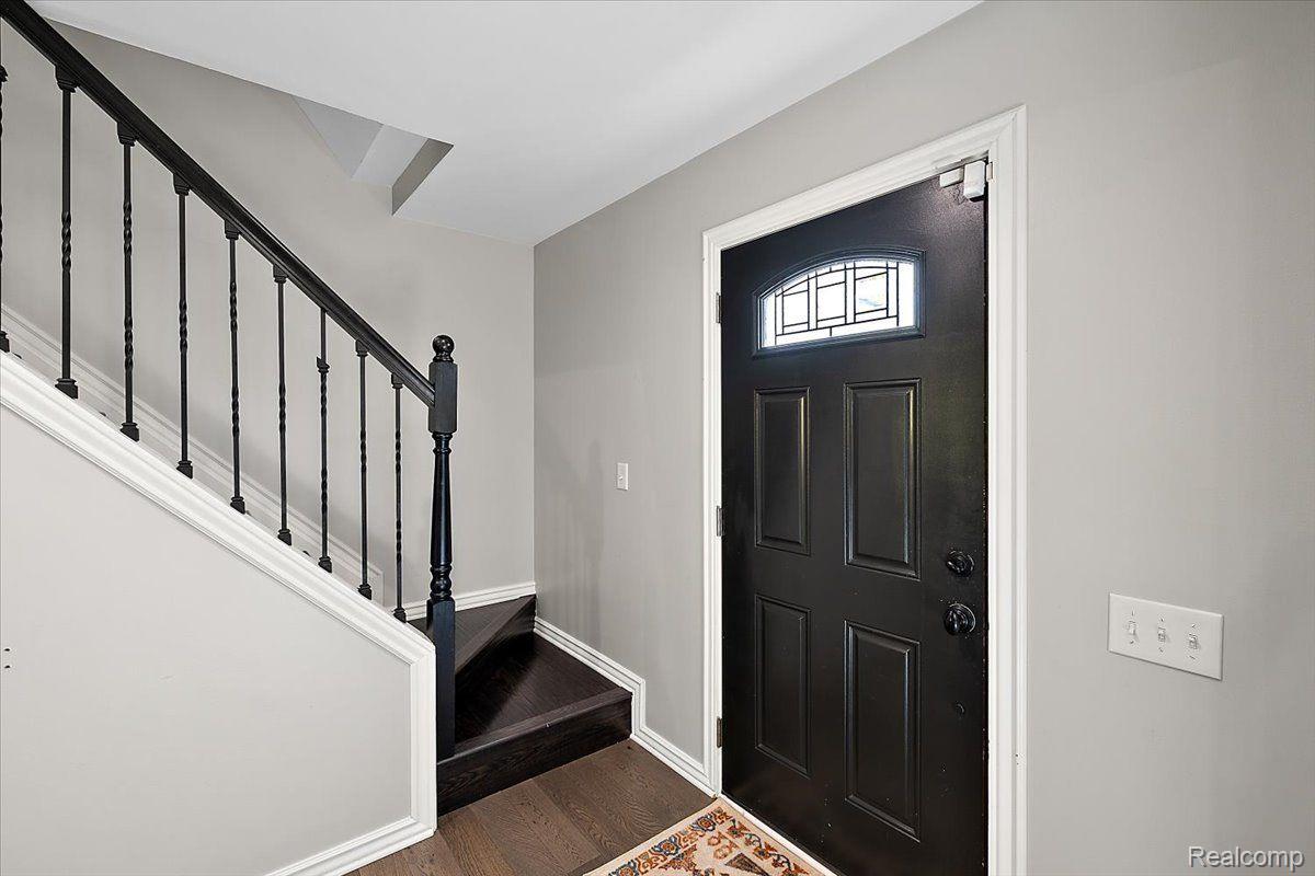 5900 KINGSFIELD Drive