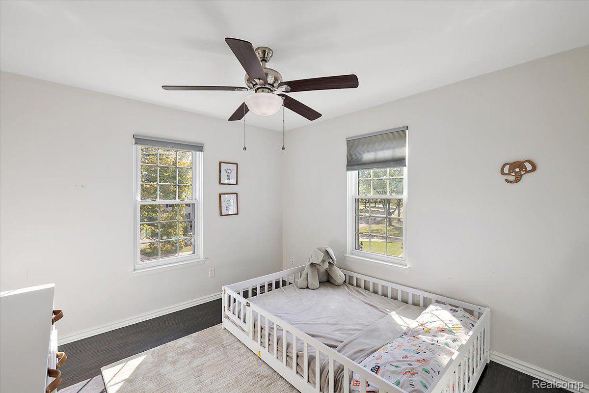 5900 KINGSFIELD Drive