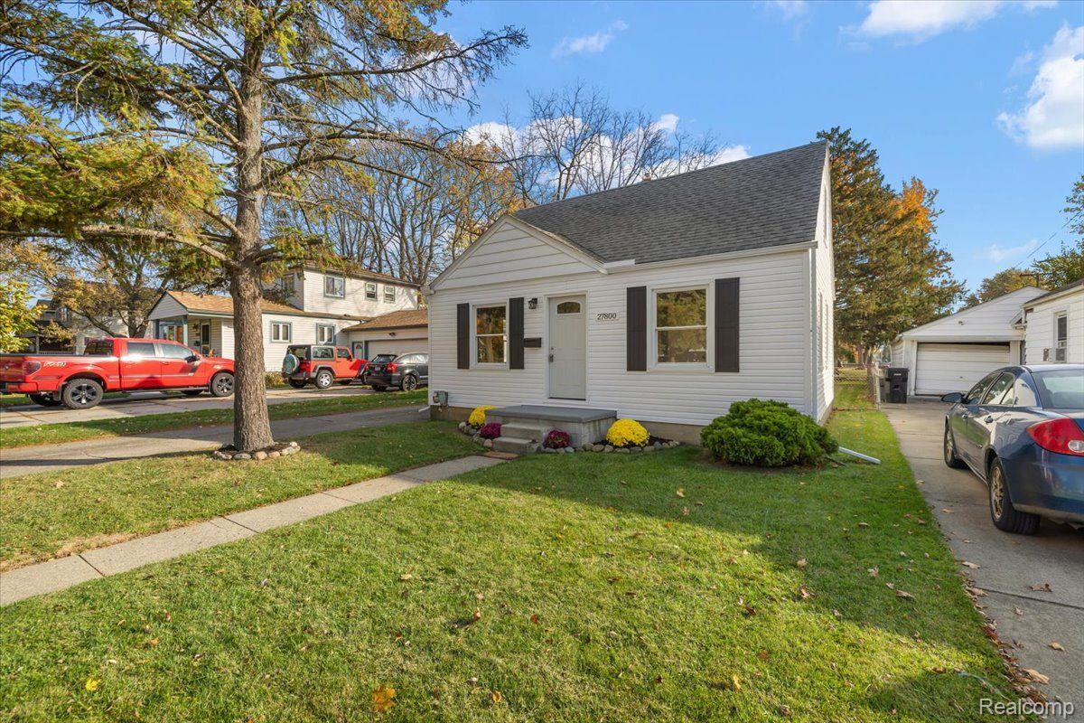 27800 BOHN Street