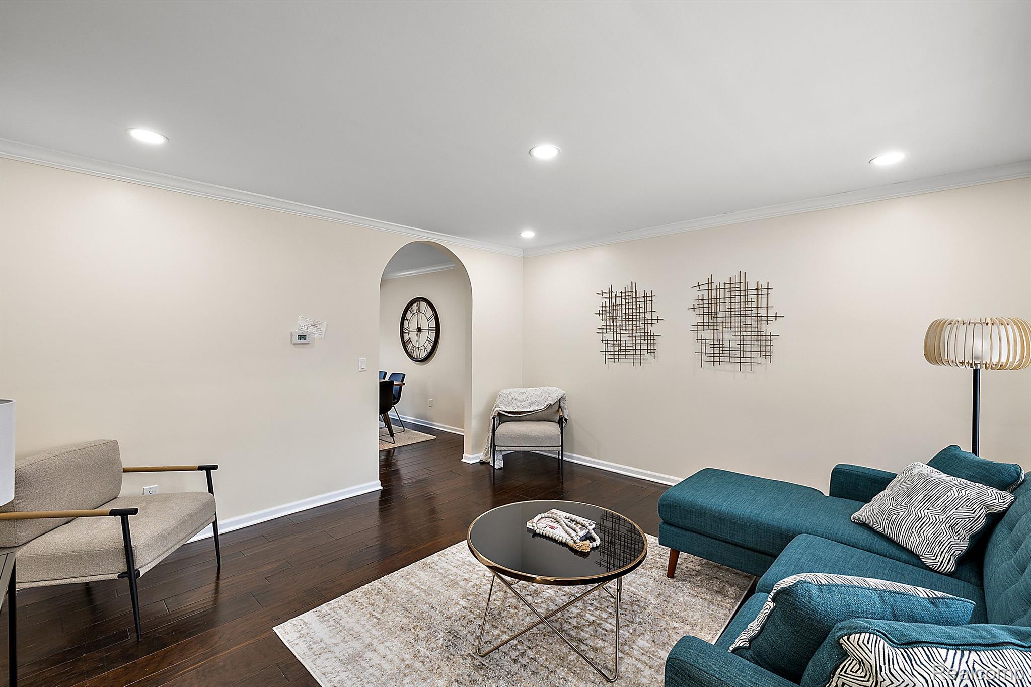 708 Oak View Ln