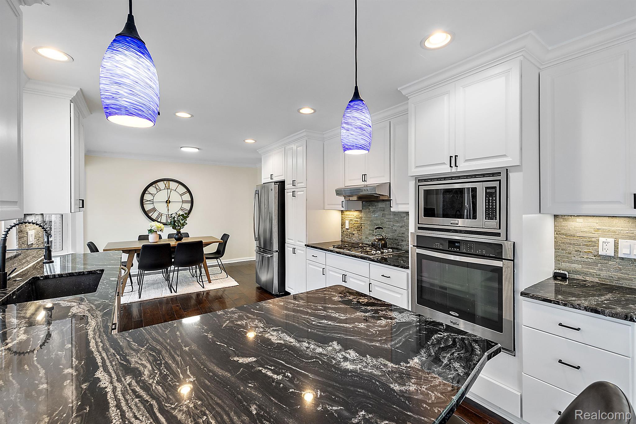 708 Oak View Ln