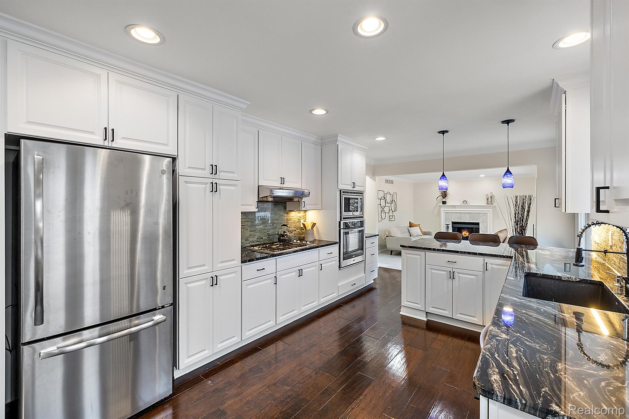 708 Oak View Ln