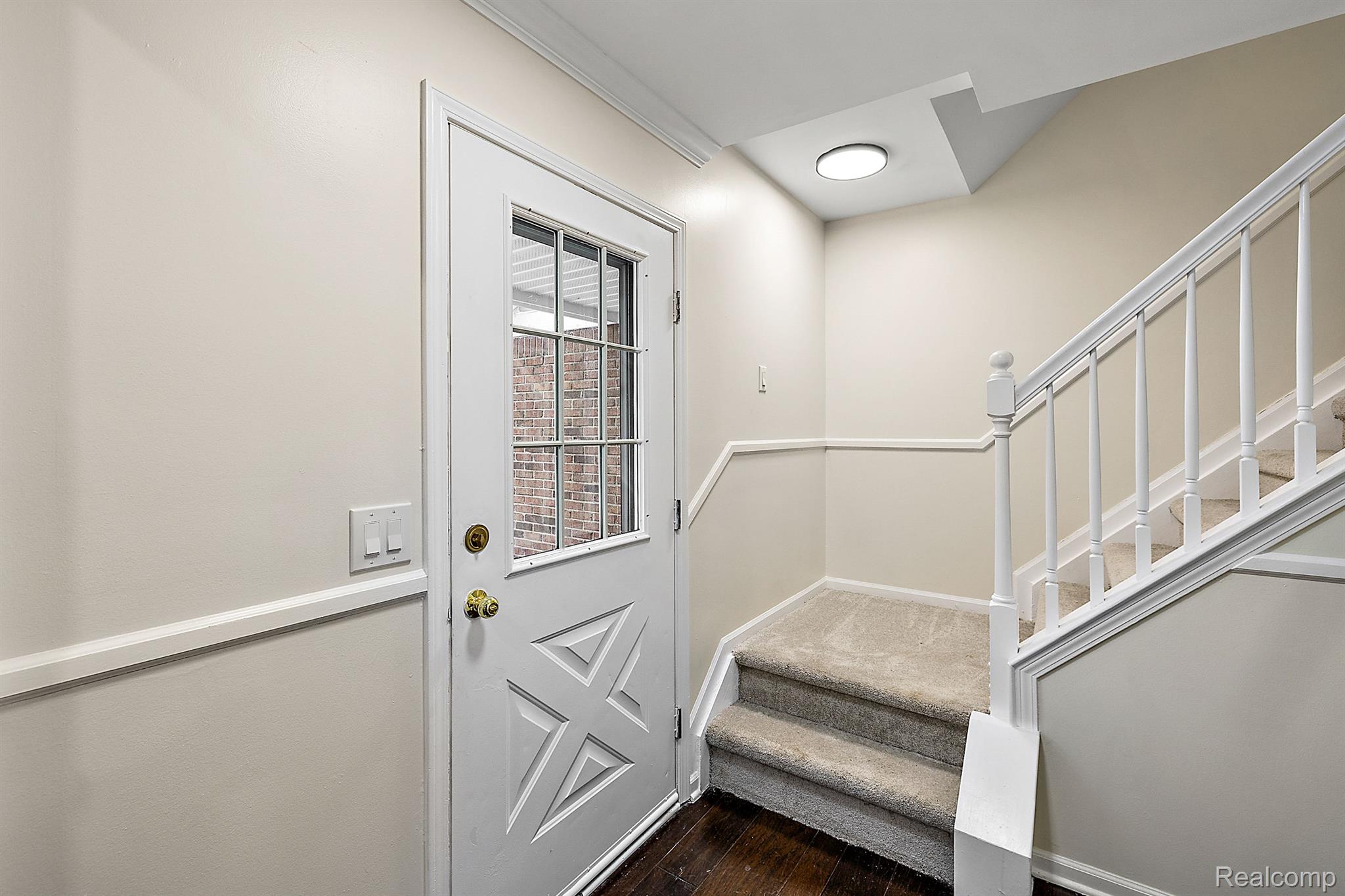708 Oak View Ln