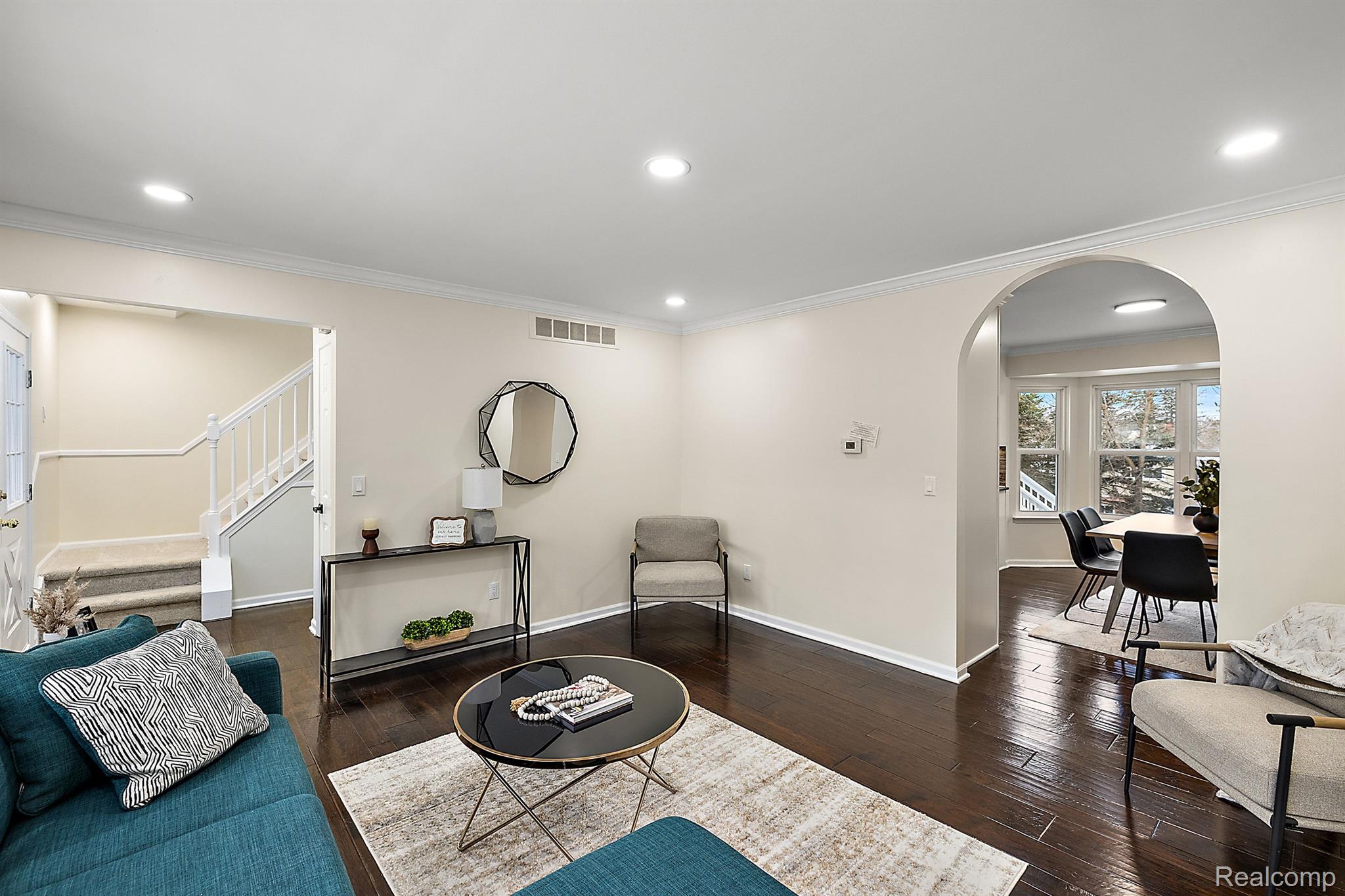 708 Oak View Ln