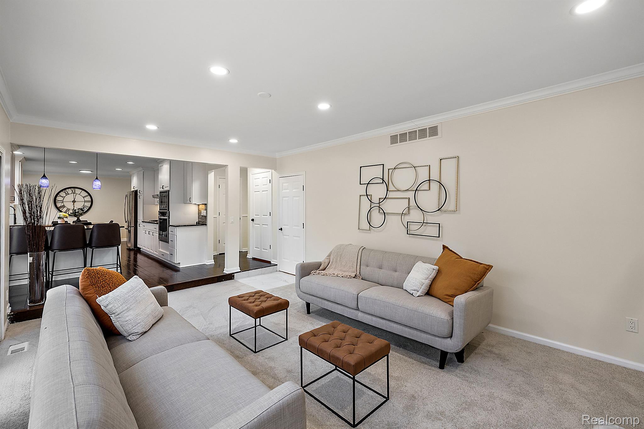 708 Oak View Ln