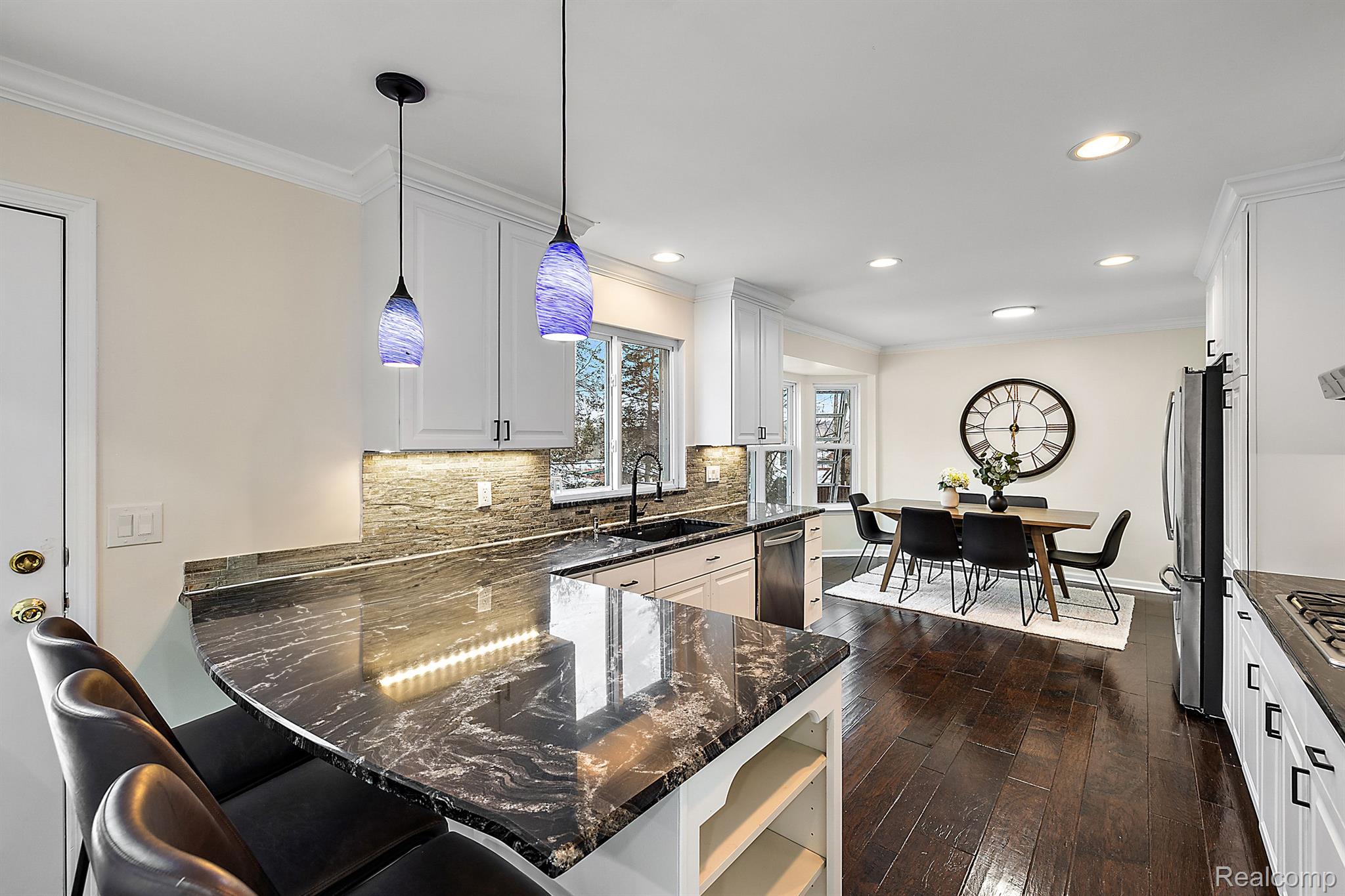 708 Oak View Ln