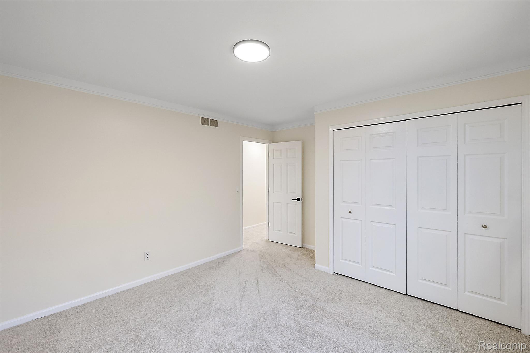 708 Oak View Ln