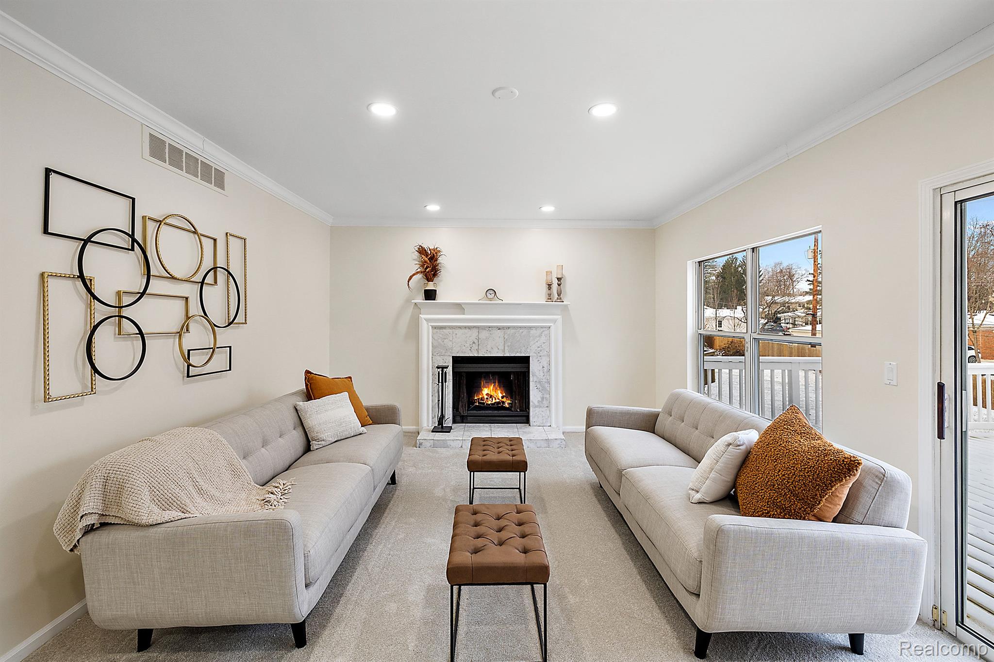 708 Oak View Ln