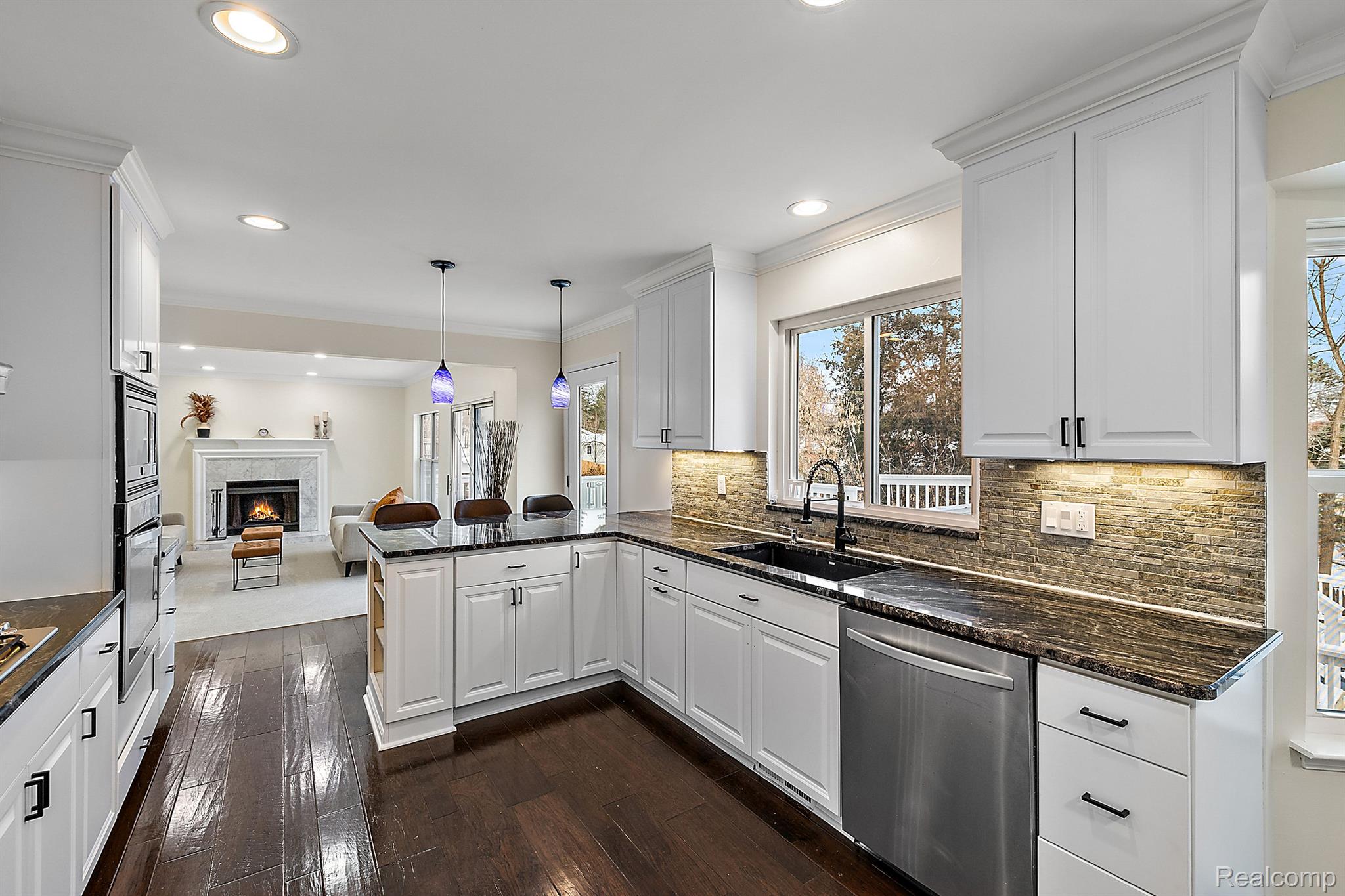 708 Oak View Ln