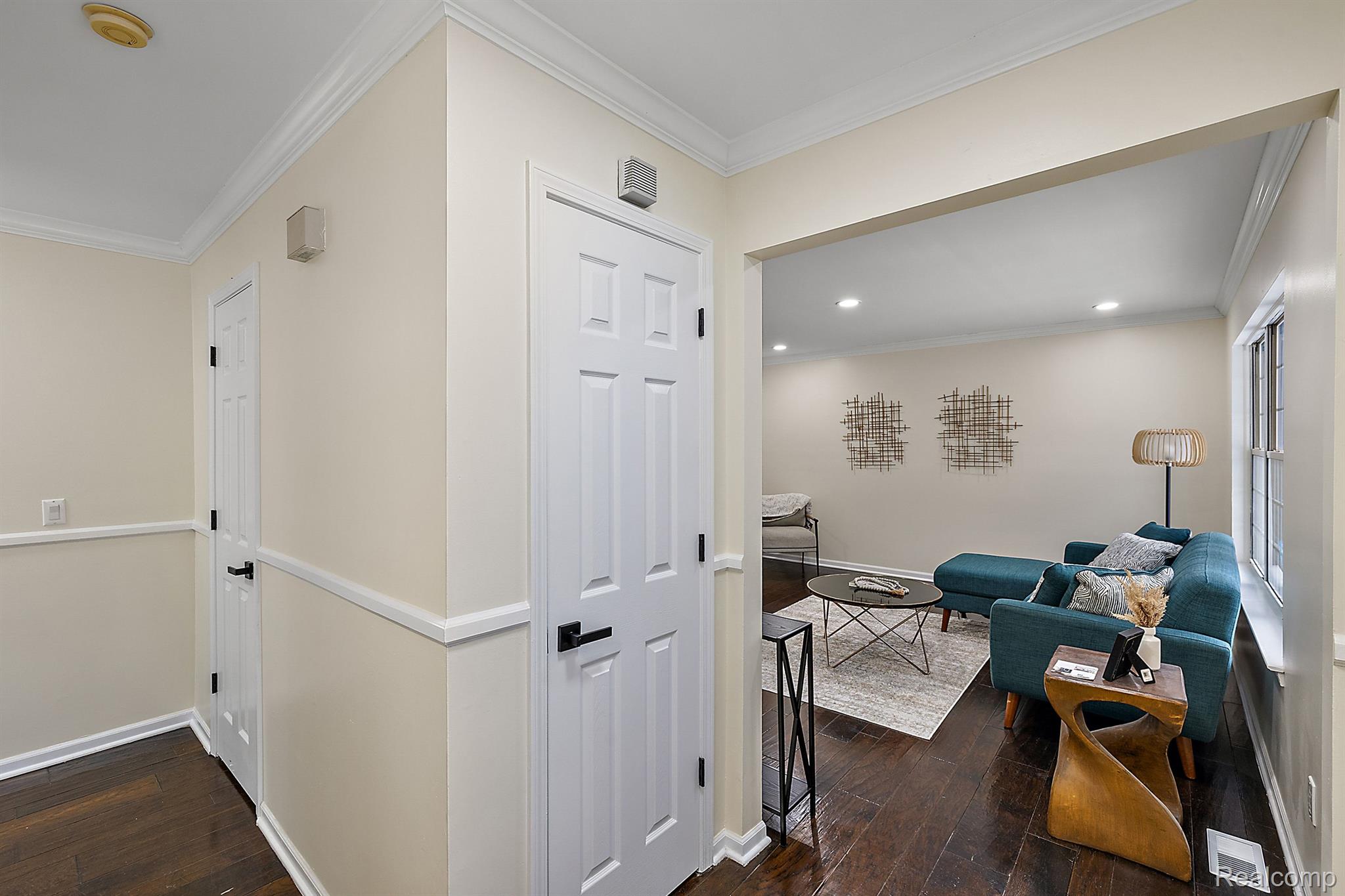 708 Oak View Ln
