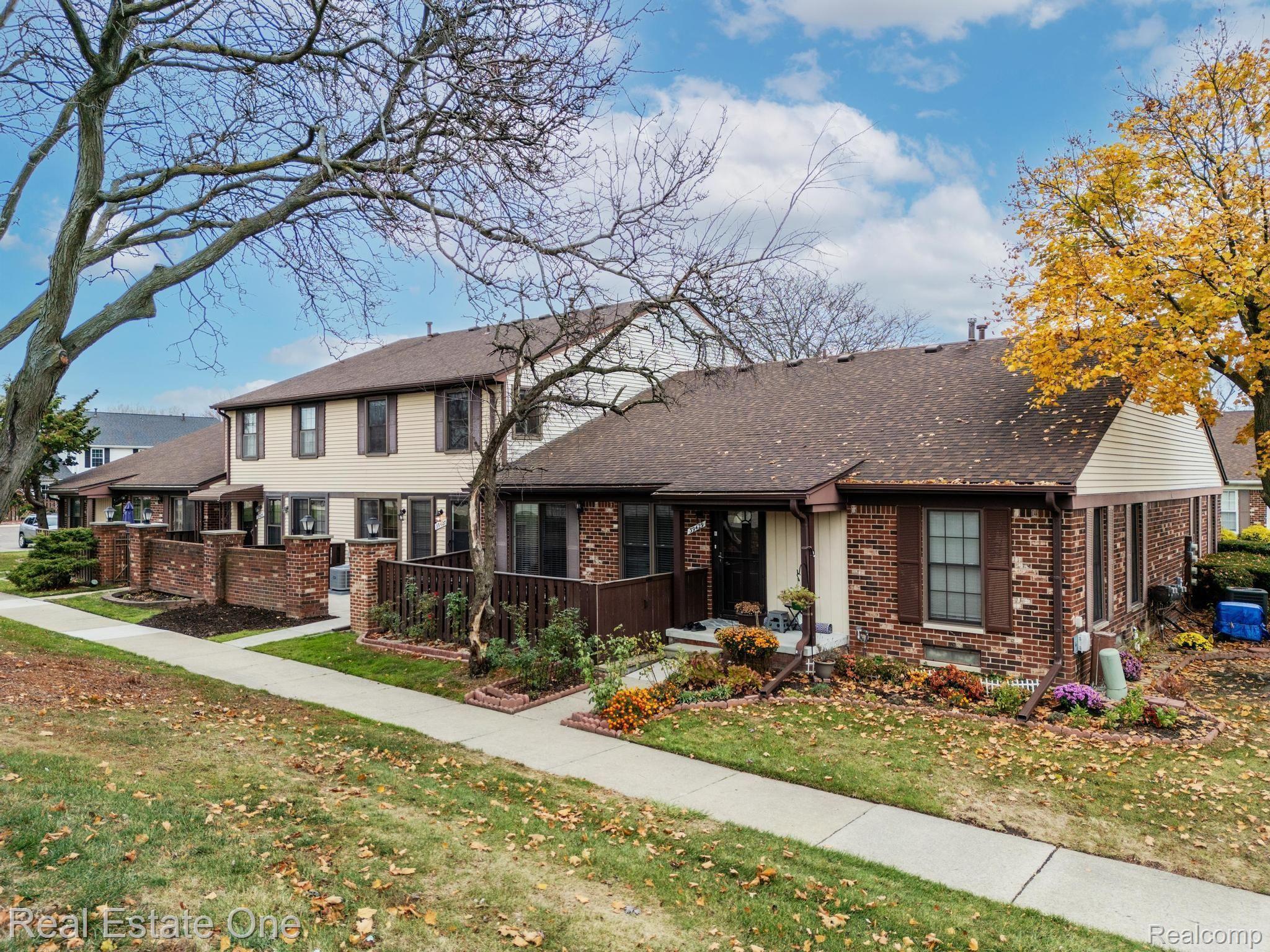 39427 HEATHERHEATH Drive