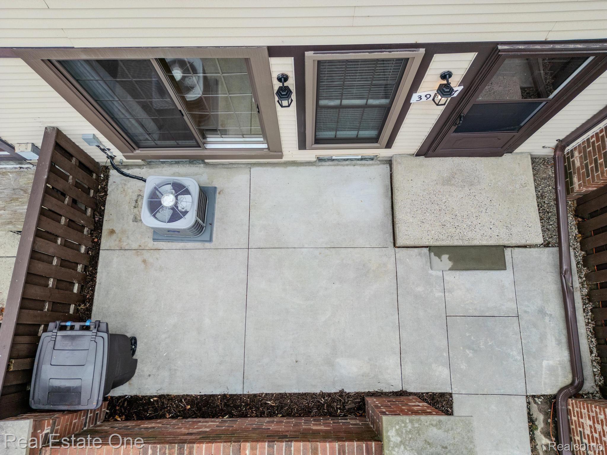 39427 HEATHERHEATH Drive