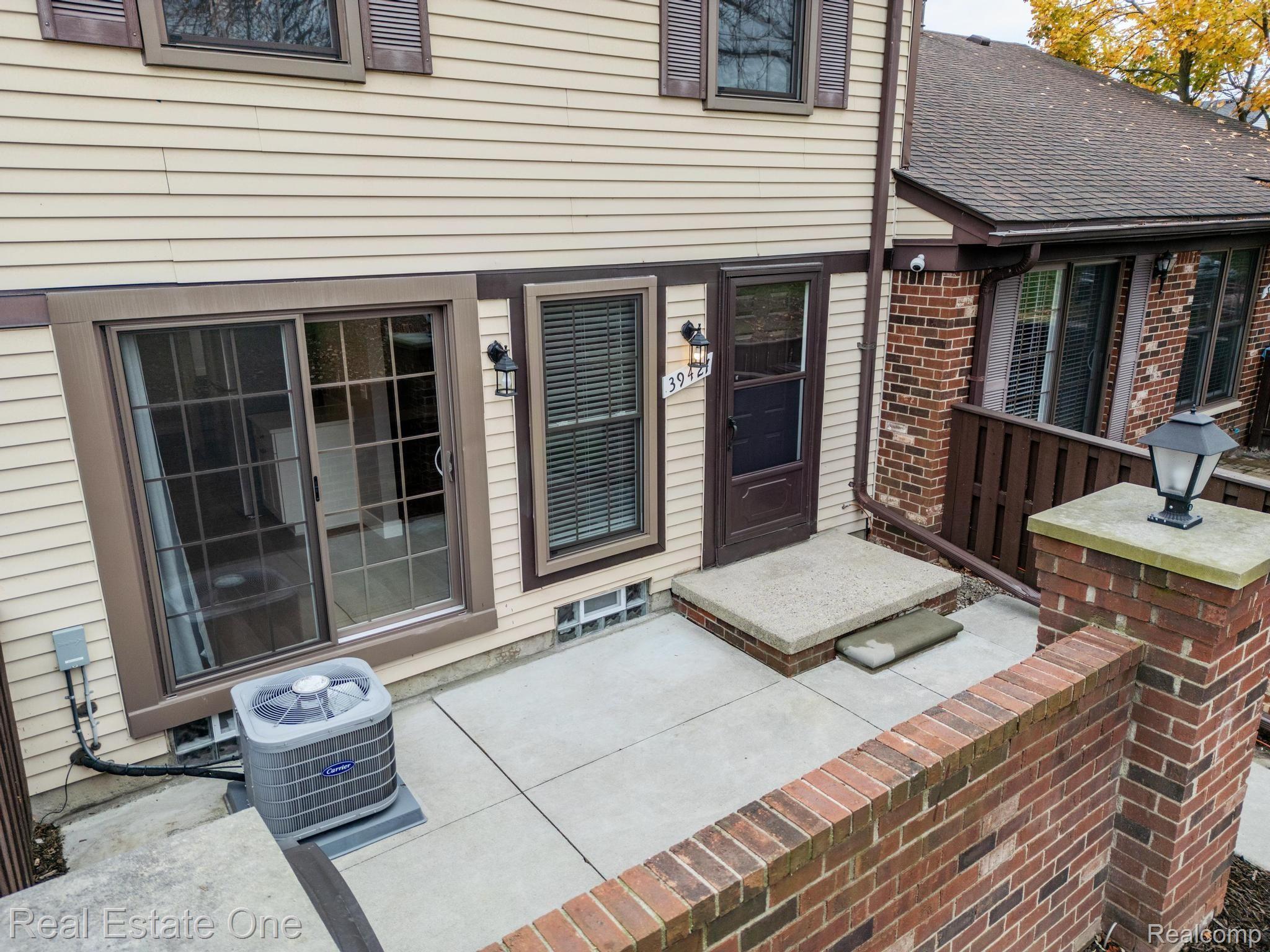 39427 HEATHERHEATH Drive