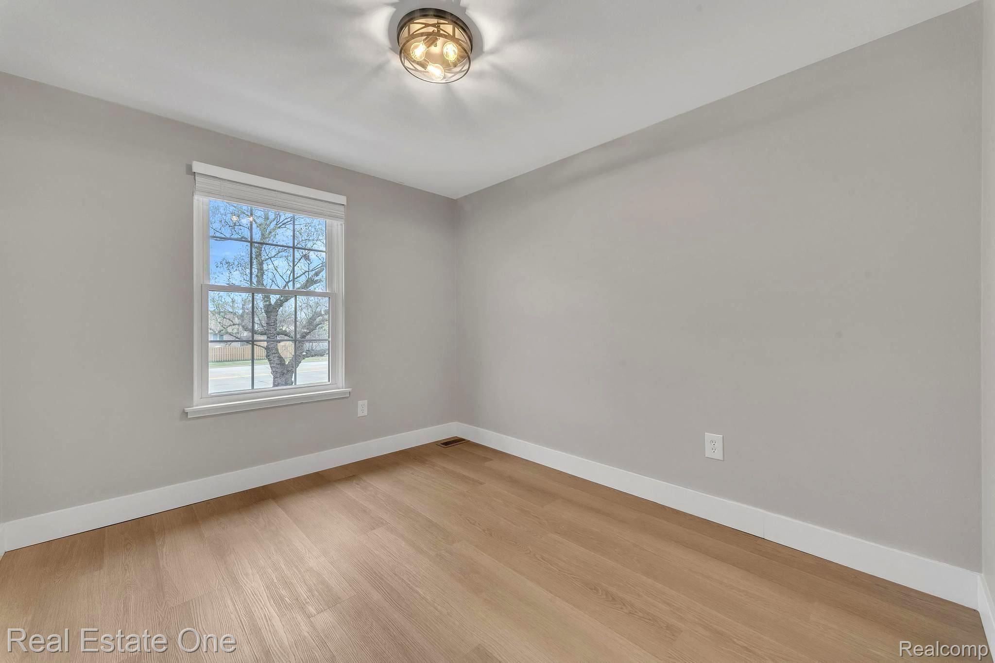 39427 HEATHERHEATH Drive