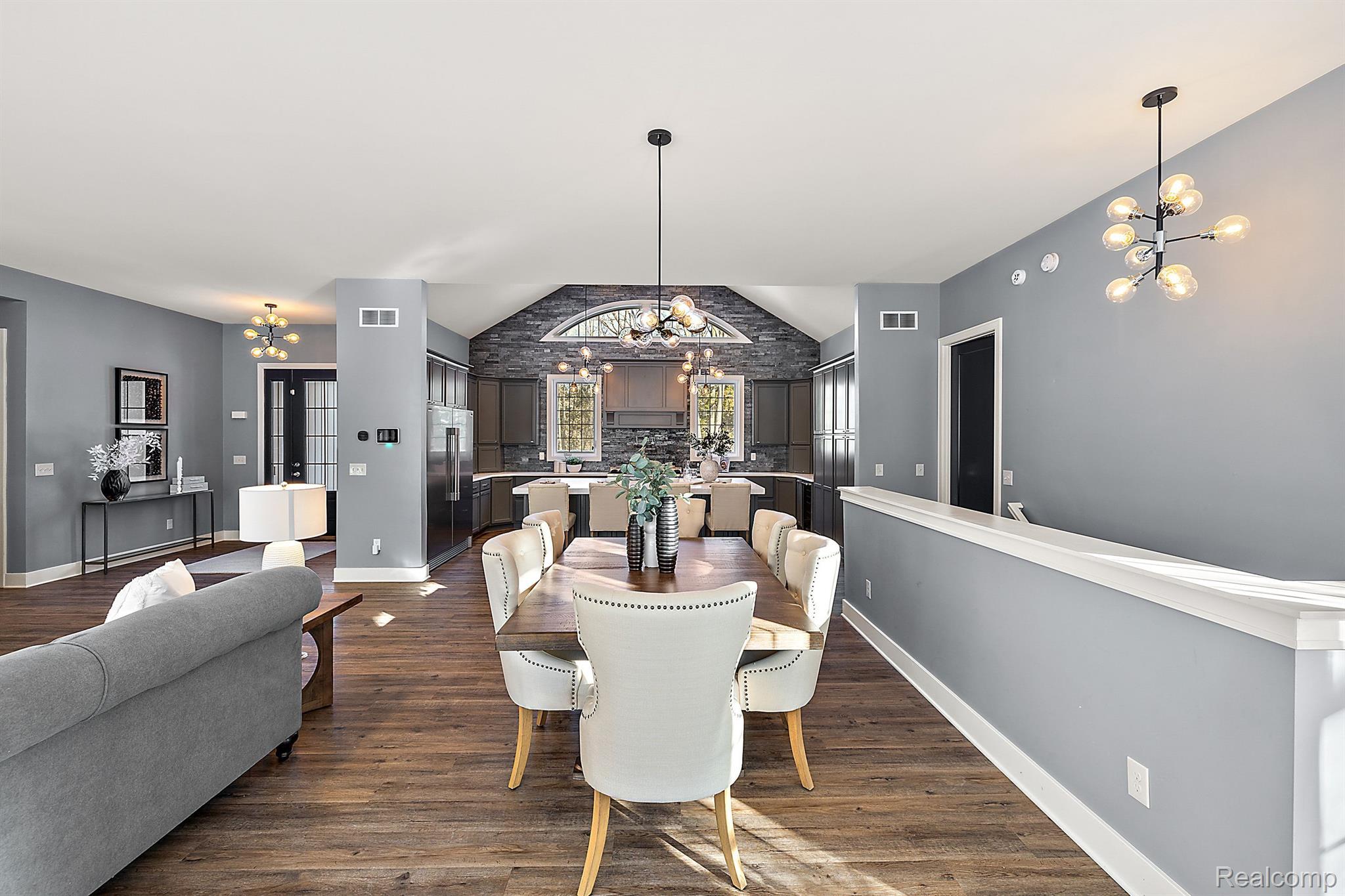 2252 King Road