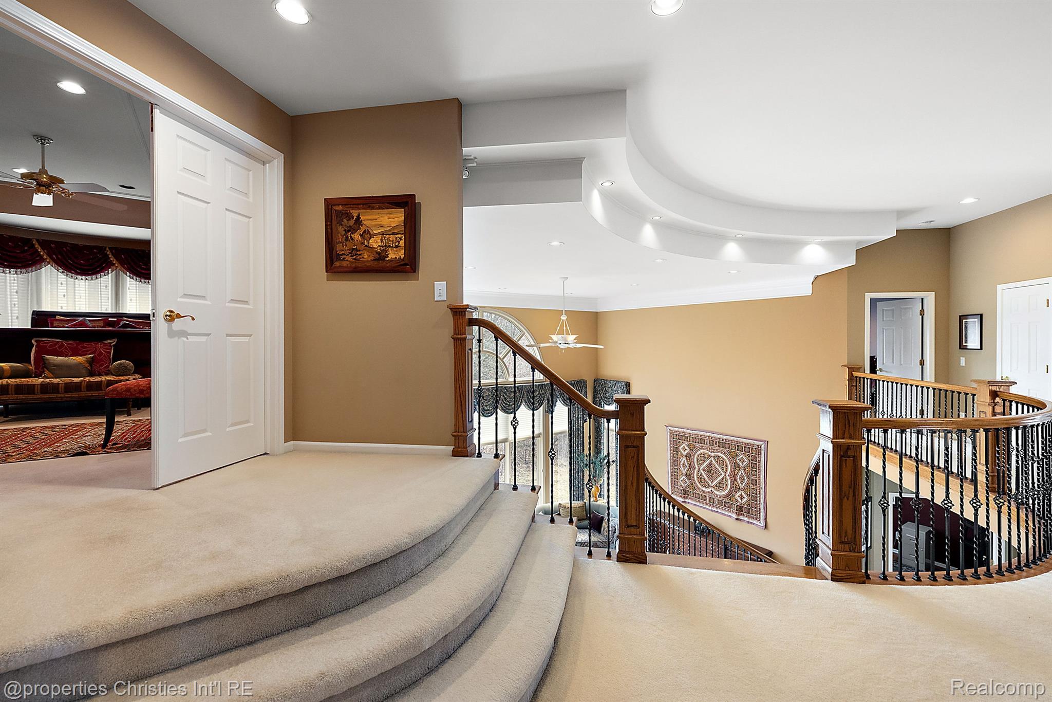 6811 BLAKEWOOD