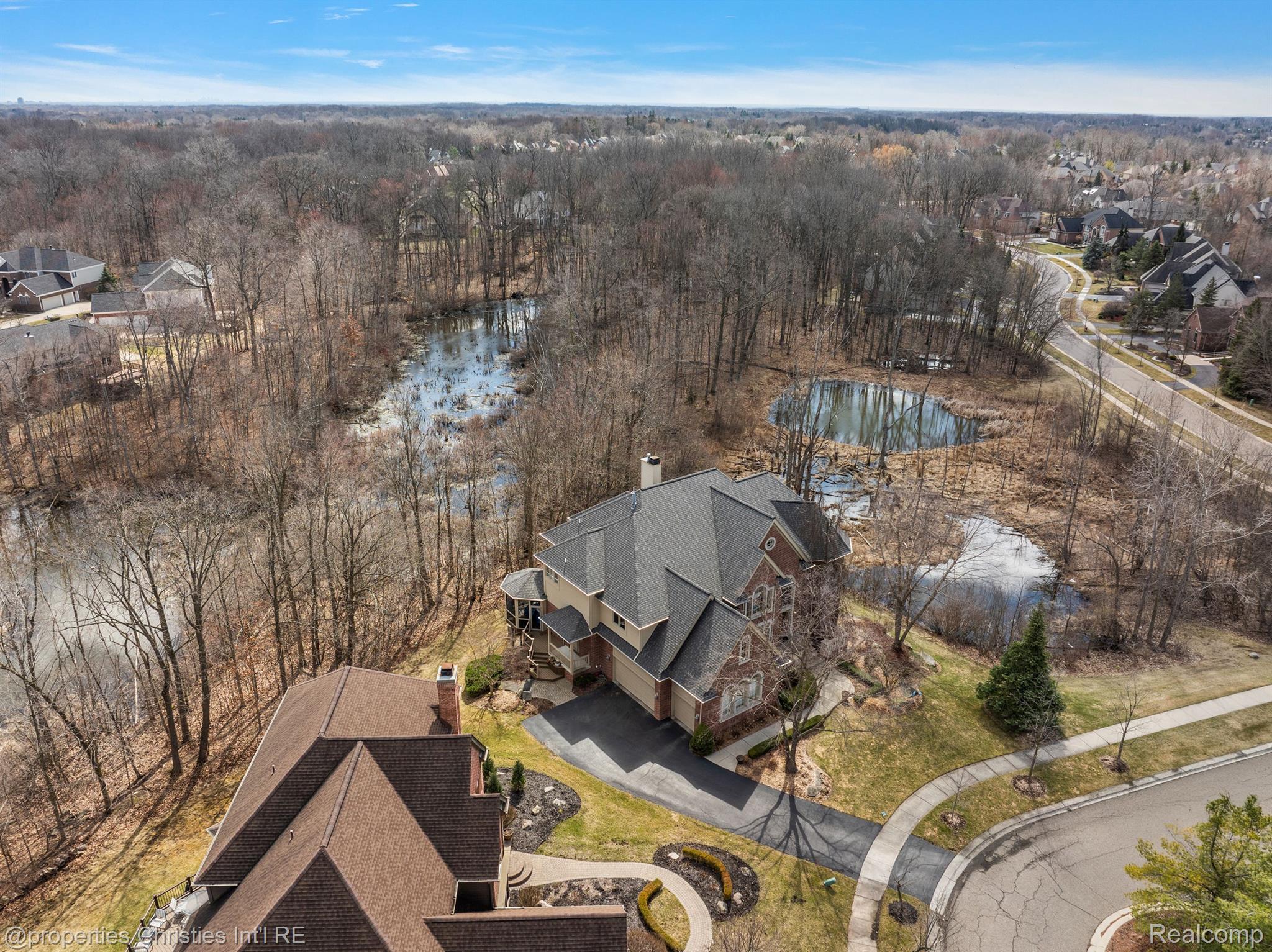 6811 BLAKEWOOD