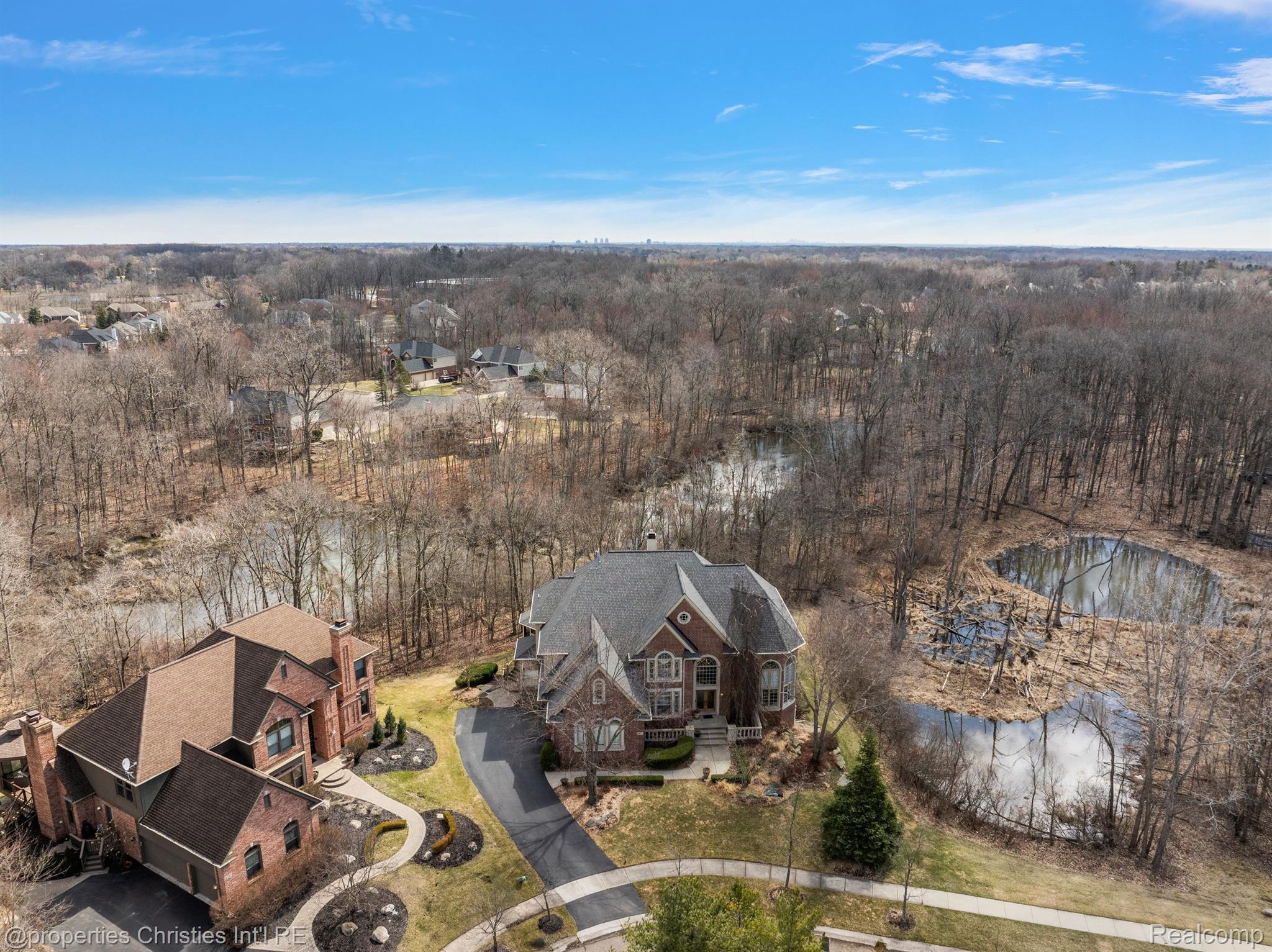 6811 BLAKEWOOD