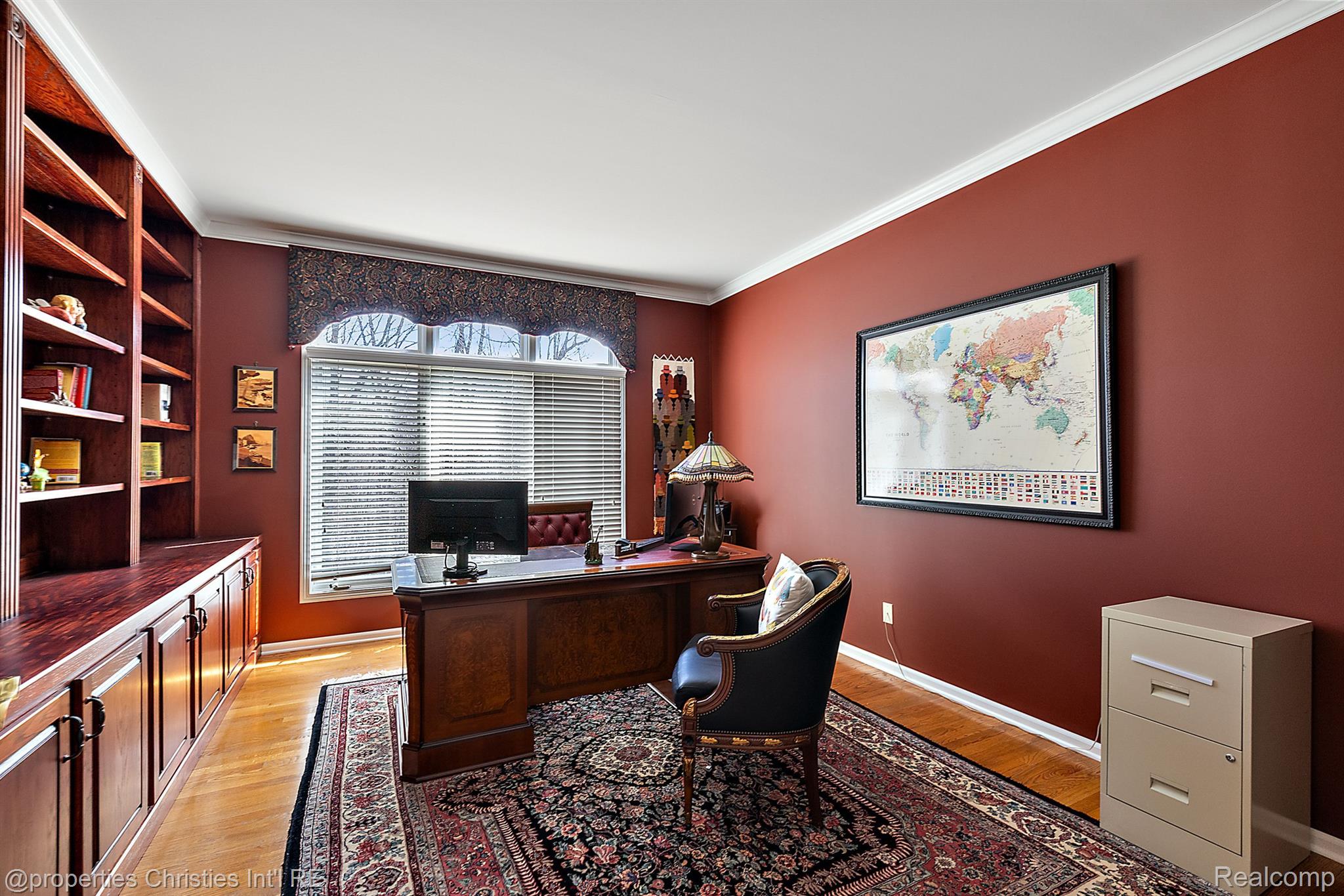 6811 BLAKEWOOD