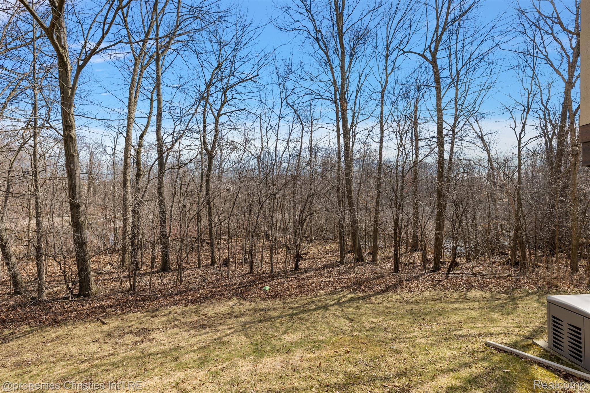 6811 BLAKEWOOD