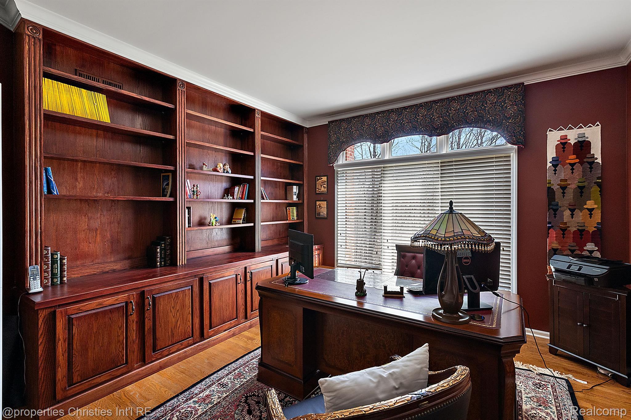 6811 BLAKEWOOD