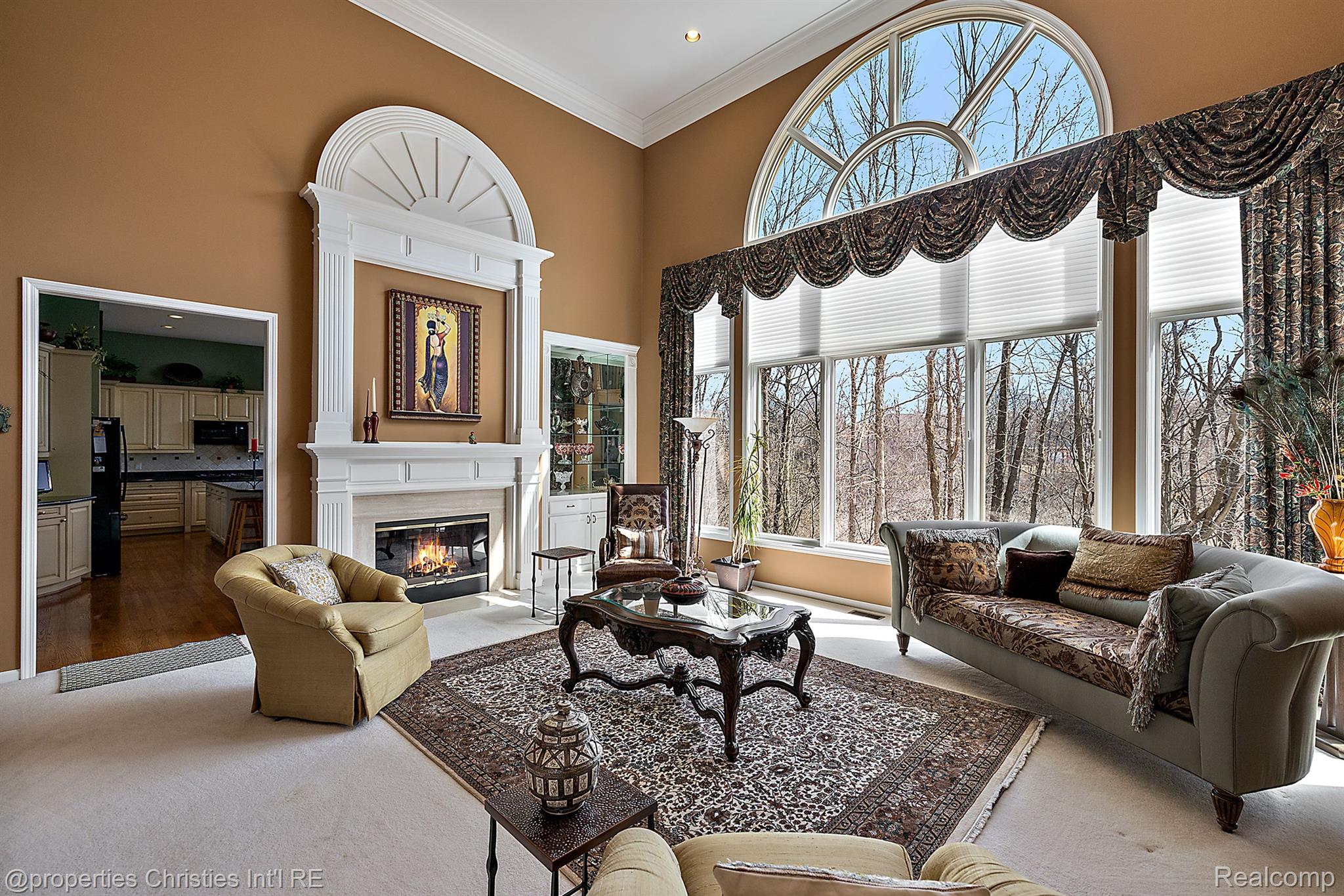 6811 BLAKEWOOD
