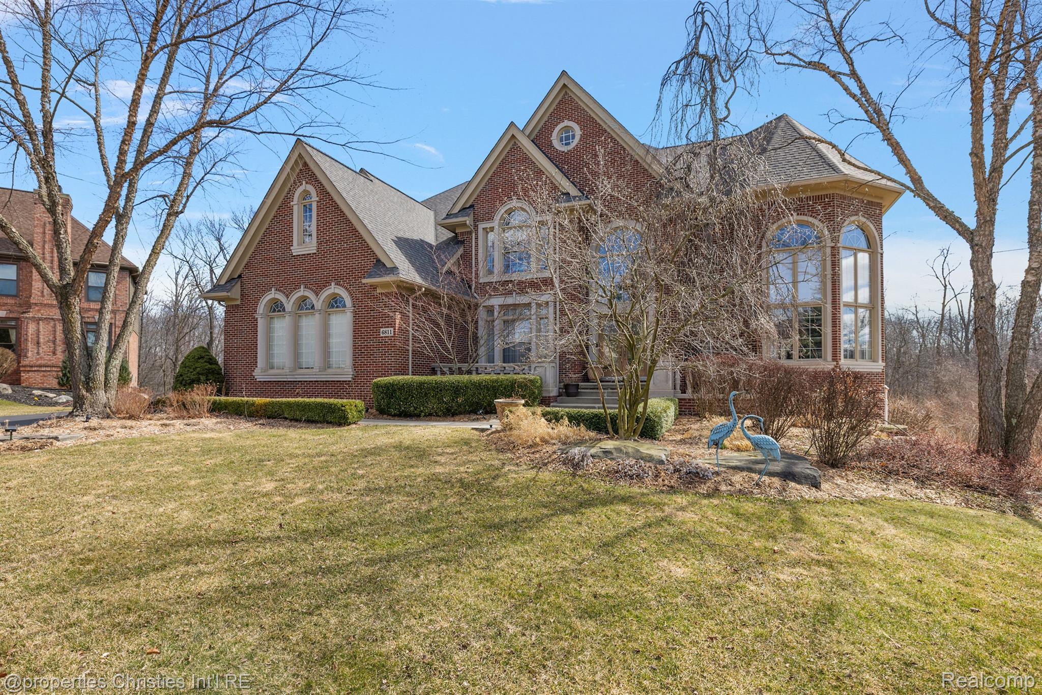 6811 BLAKEWOOD