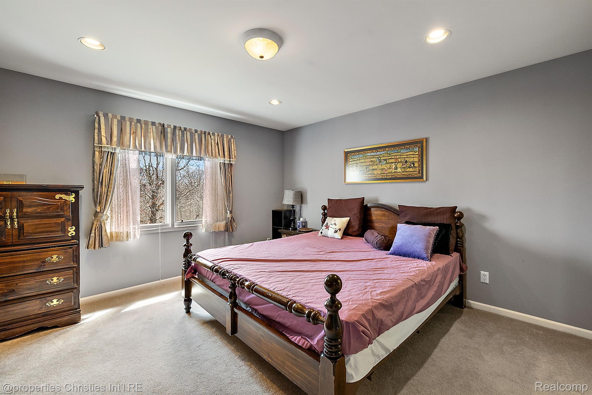 6811 BLAKEWOOD