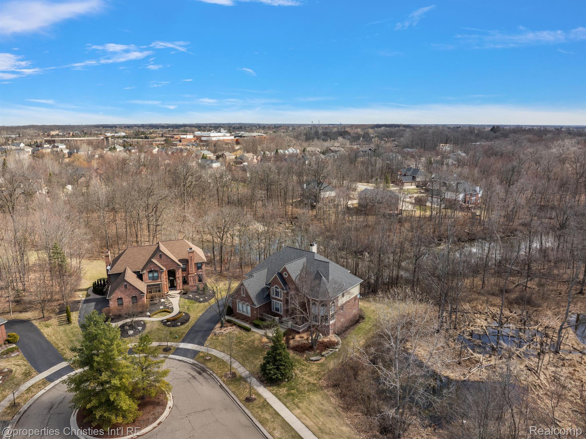 6811 BLAKEWOOD