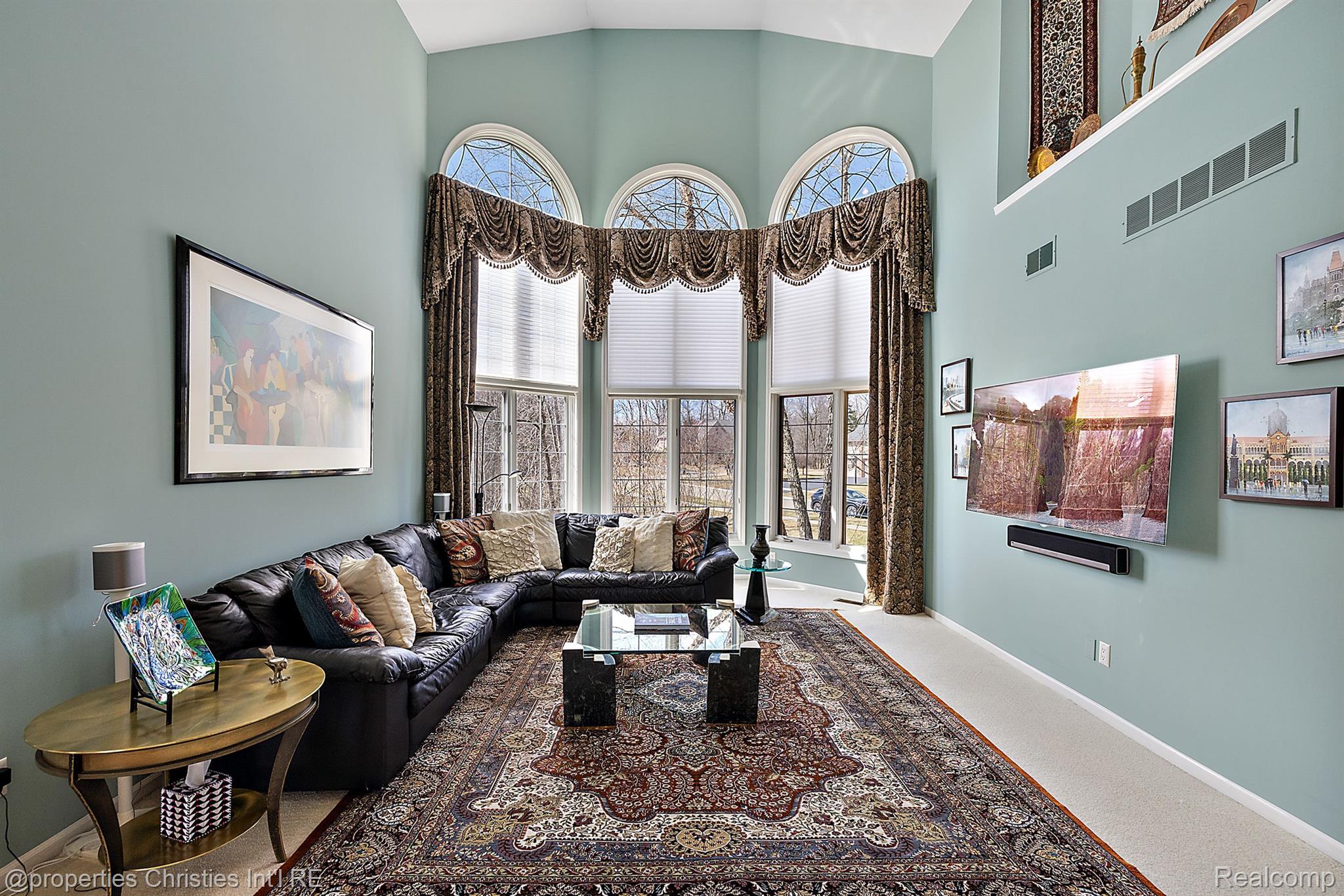 6811 BLAKEWOOD