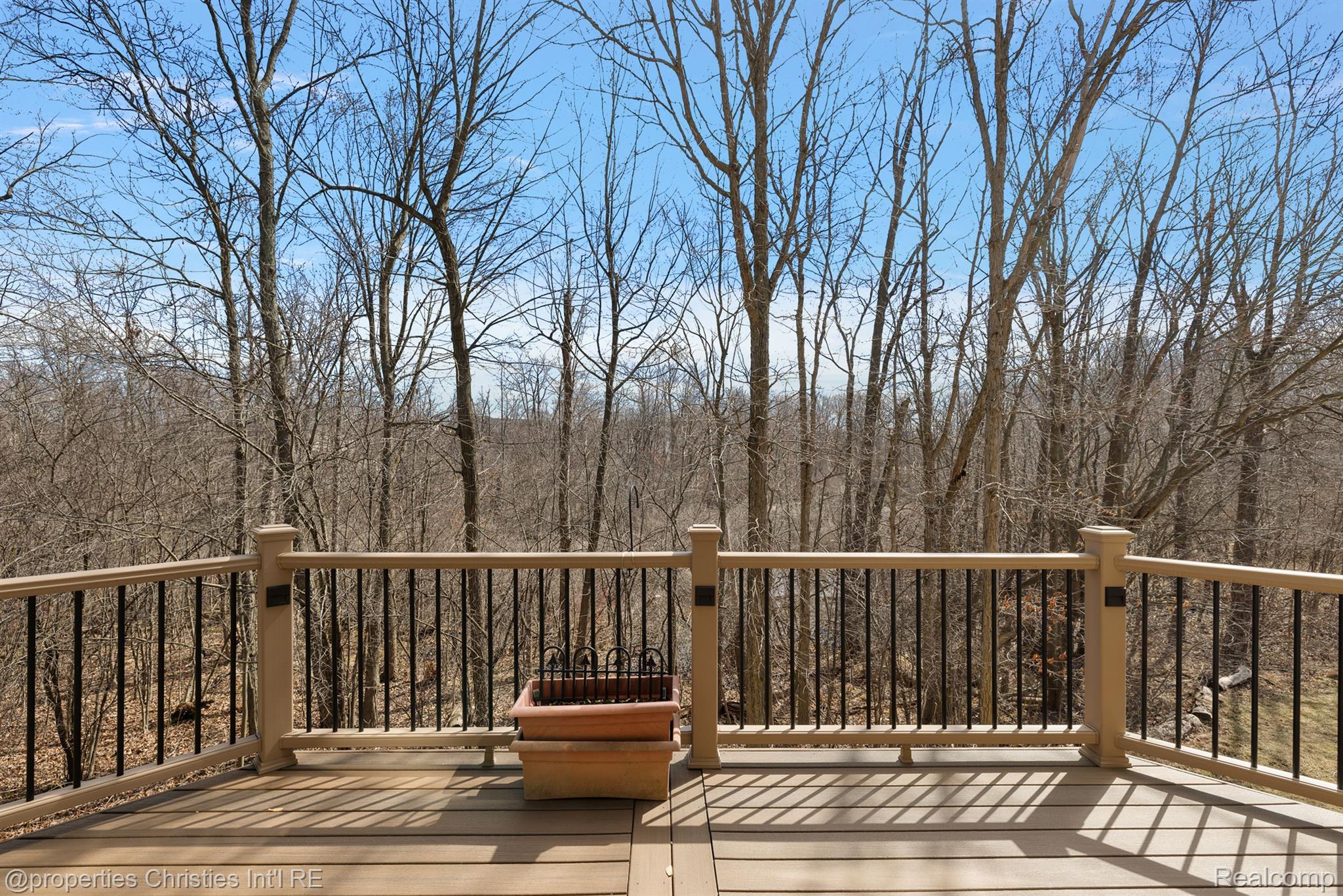 6811 BLAKEWOOD