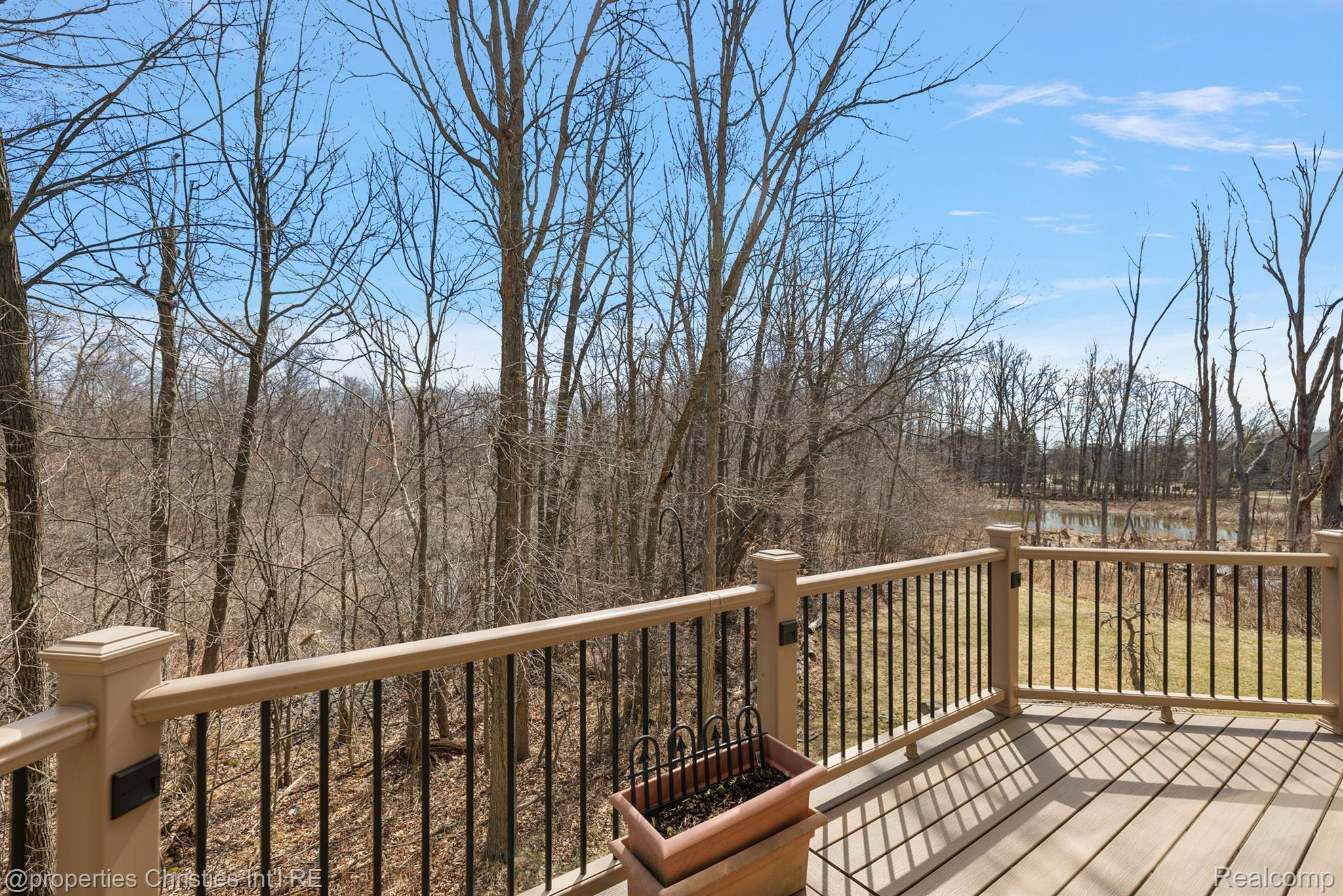 6811 BLAKEWOOD