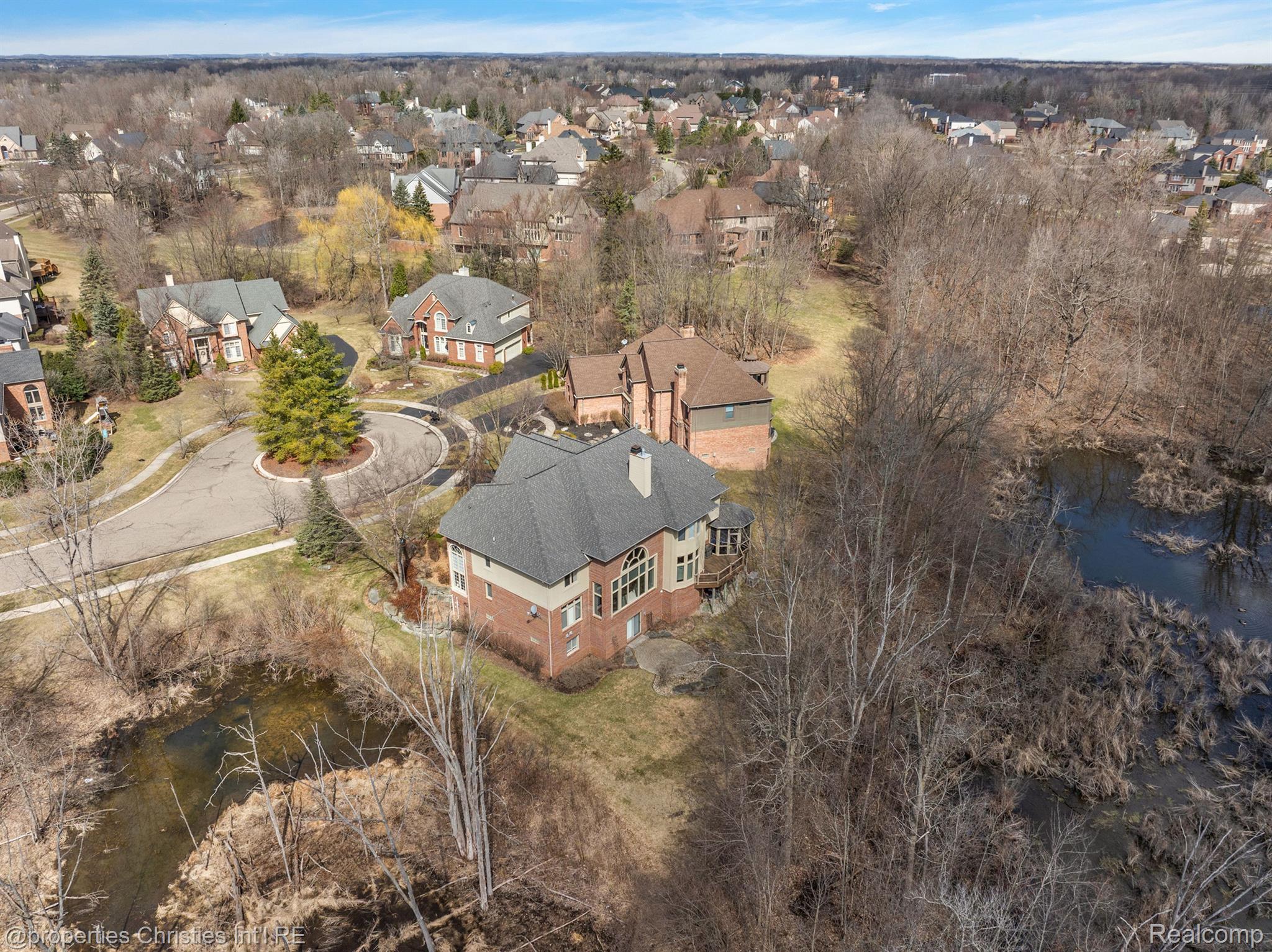 6811 BLAKEWOOD